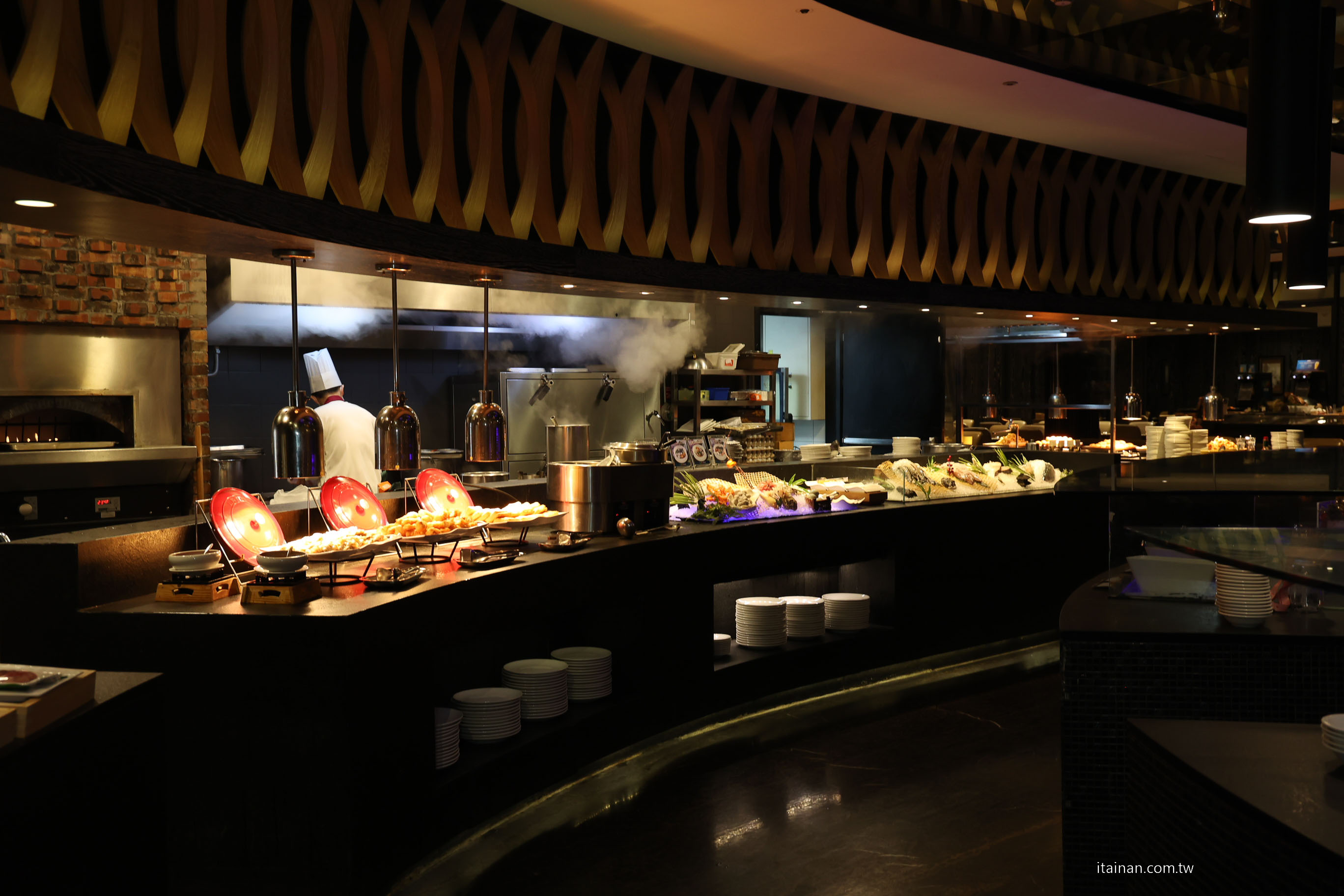 【台南吃到飽推薦】超澎湃~早餐就把台南味通通吃滿!不用排隊,現煮鹹粥、現涮牛肉湯、小卷米粉、浮水魚羹、海鮮羹、香腸熟肉、肉圓直接端上桌 !台南桂田酒店「阿力海百匯餐廳」自助式早餐 【台南吃到飽推薦】超澎湃~早餐就把台南味通通吃滿!不用排隊,現煮鹹粥、現涮牛肉湯、小卷米粉、浮水魚羹、海鮮羹、香腸熟肉、肉圓直接端上桌 !台南桂田酒店「阿力海百匯餐廳」自助式早餐