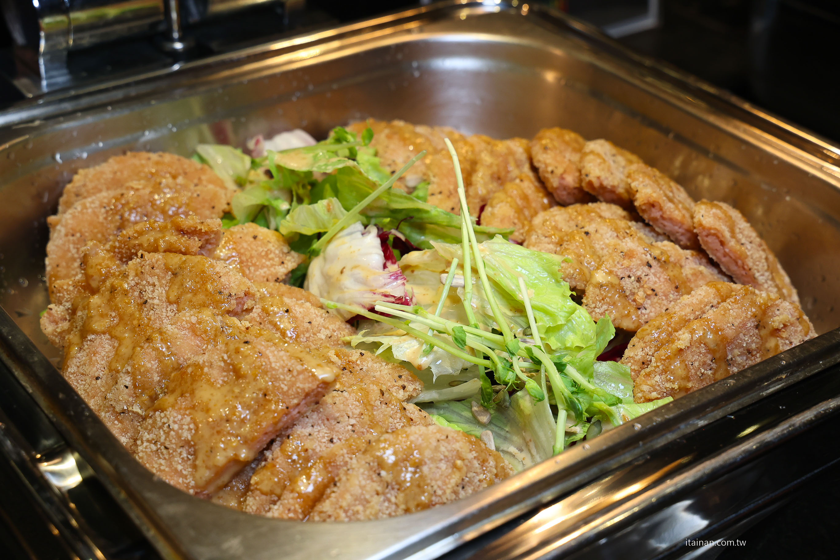 【台南吃到飽推薦】超澎湃~早餐就把台南味通通吃滿!不用排隊,現煮鹹粥、現涮牛肉湯、小卷米粉、浮水魚羹、海鮮羹、香腸熟肉、肉圓直接端上桌 !台南桂田酒店「阿力海百匯餐廳」自助式早餐 【台南吃到飽推薦】超澎湃~早餐就把台南味通通吃滿!不用排隊,現煮鹹粥、現涮牛肉湯、小卷米粉、浮水魚羹、海鮮羹、香腸熟肉、肉圓直接端上桌 !台南桂田酒店「阿力海百匯餐廳」自助式早餐