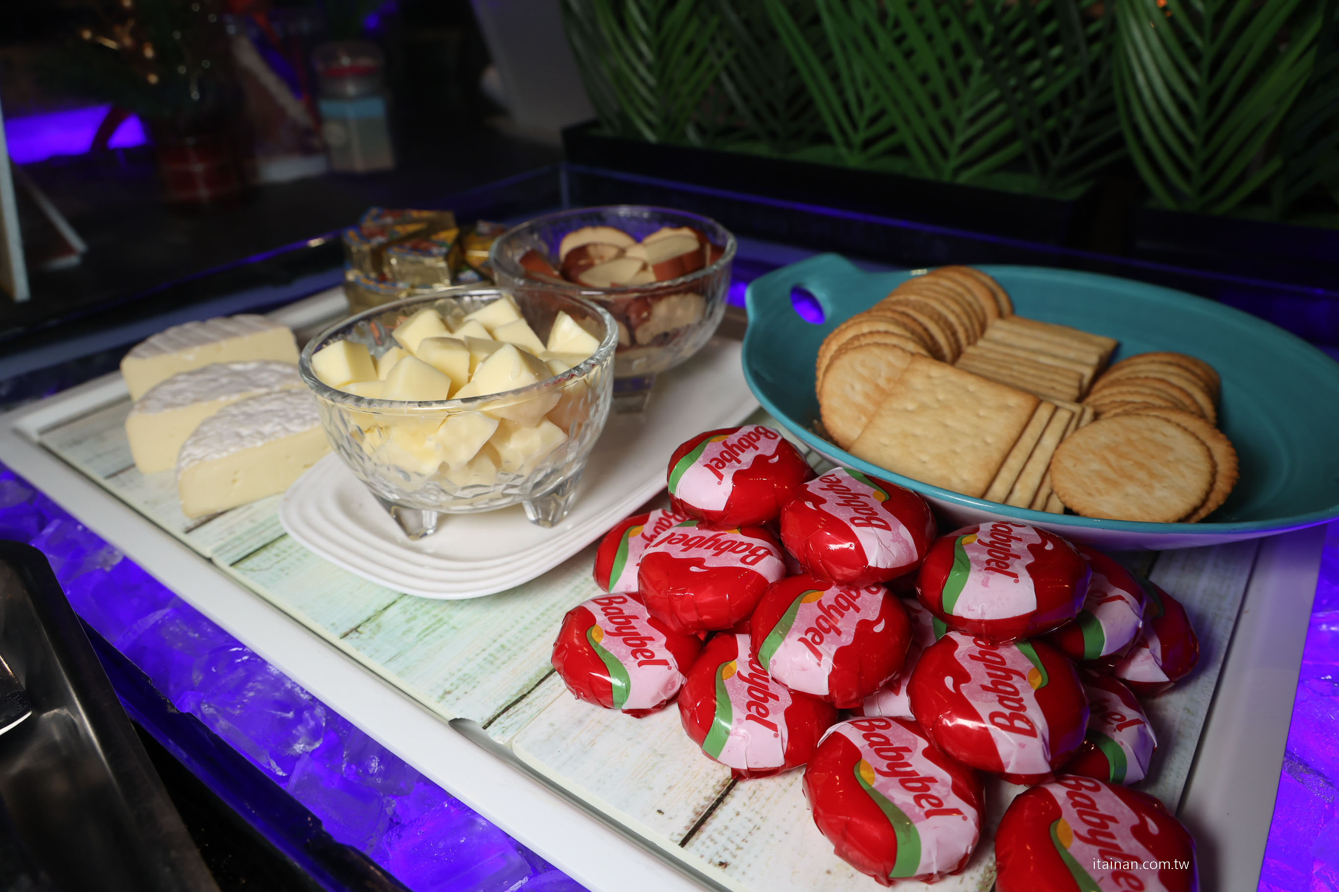 【台南吃到飽推薦】超澎湃~早餐就把台南味通通吃滿!不用排隊,現煮鹹粥、現涮牛肉湯、小卷米粉、浮水魚羹、海鮮羹、香腸熟肉、肉圓直接端上桌 !台南桂田酒店「阿力海百匯餐廳」自助式早餐 【台南吃到飽推薦】超澎湃~早餐就把台南味通通吃滿!不用排隊,現煮鹹粥、現涮牛肉湯、小卷米粉、浮水魚羹、海鮮羹、香腸熟肉、肉圓直接端上桌 !台南桂田酒店「阿力海百匯餐廳」自助式早餐