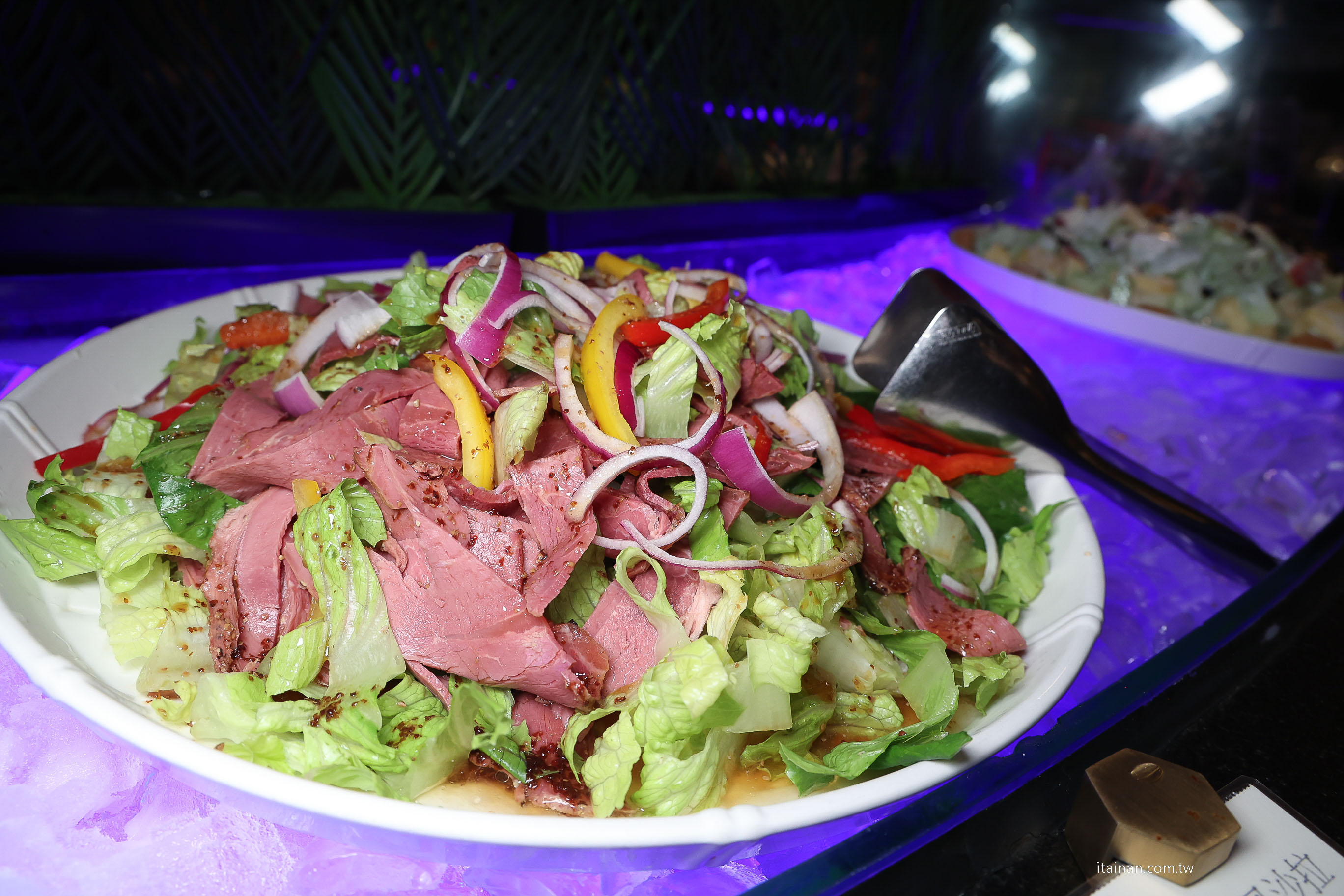 【台南吃到飽推薦】超澎湃~早餐就把台南味通通吃滿!不用排隊,現煮鹹粥、現涮牛肉湯、小卷米粉、浮水魚羹、海鮮羹、香腸熟肉、肉圓直接端上桌 !台南桂田酒店「阿力海百匯餐廳」自助式早餐 【台南吃到飽推薦】超澎湃~早餐就把台南味通通吃滿!不用排隊,現煮鹹粥、現涮牛肉湯、小卷米粉、浮水魚羹、海鮮羹、香腸熟肉、肉圓直接端上桌 !台南桂田酒店「阿力海百匯餐廳」自助式早餐