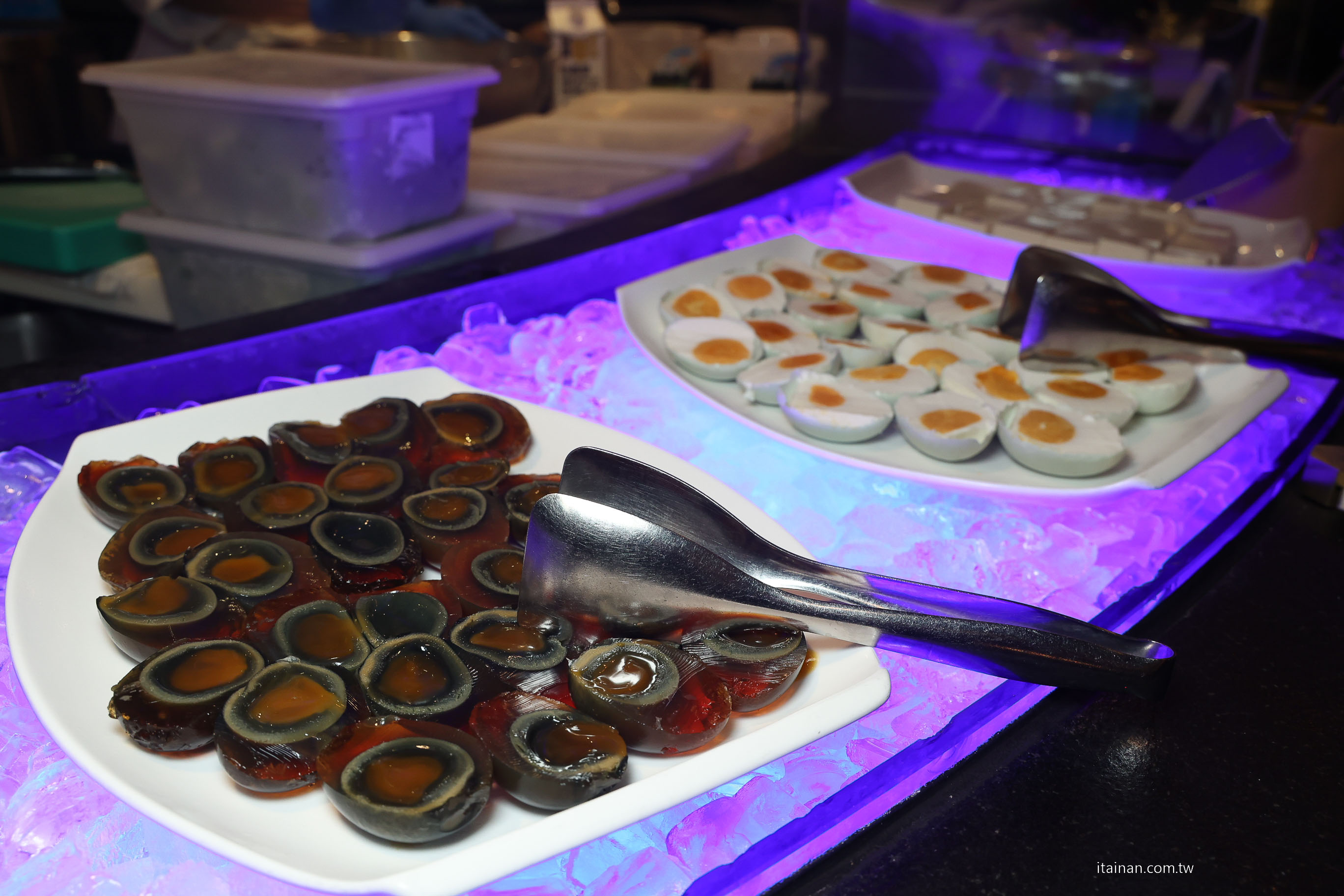 【台南吃到飽推薦】超澎湃~早餐就把台南味通通吃滿!不用排隊,現煮鹹粥、現涮牛肉湯、小卷米粉、浮水魚羹、海鮮羹、香腸熟肉、肉圓直接端上桌 !台南桂田酒店「阿力海百匯餐廳」自助式早餐 【台南吃到飽推薦】超澎湃~早餐就把台南味通通吃滿!不用排隊,現煮鹹粥、現涮牛肉湯、小卷米粉、浮水魚羹、海鮮羹、香腸熟肉、肉圓直接端上桌 !台南桂田酒店「阿力海百匯餐廳」自助式早餐