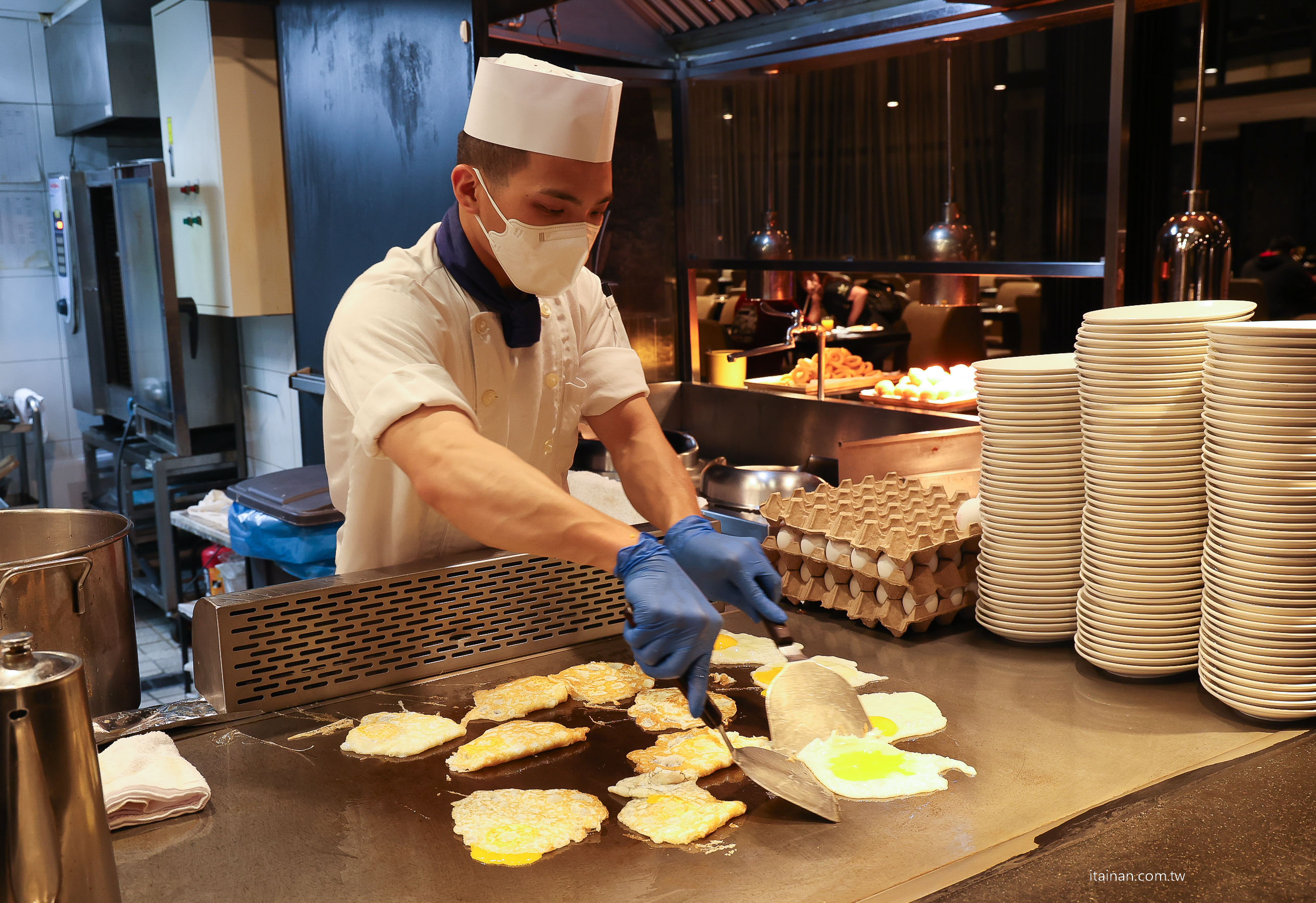 【台南吃到飽推薦】超澎湃~早餐就把台南味通通吃滿!不用排隊,現煮鹹粥、現涮牛肉湯、小卷米粉、浮水魚羹、海鮮羹、香腸熟肉、肉圓直接端上桌 !台南桂田酒店「阿力海百匯餐廳」自助式早餐 【台南吃到飽推薦】超澎湃~早餐就把台南味通通吃滿!不用排隊,現煮鹹粥、現涮牛肉湯、小卷米粉、浮水魚羹、海鮮羹、香腸熟肉、肉圓直接端上桌 !台南桂田酒店「阿力海百匯餐廳」自助式早餐