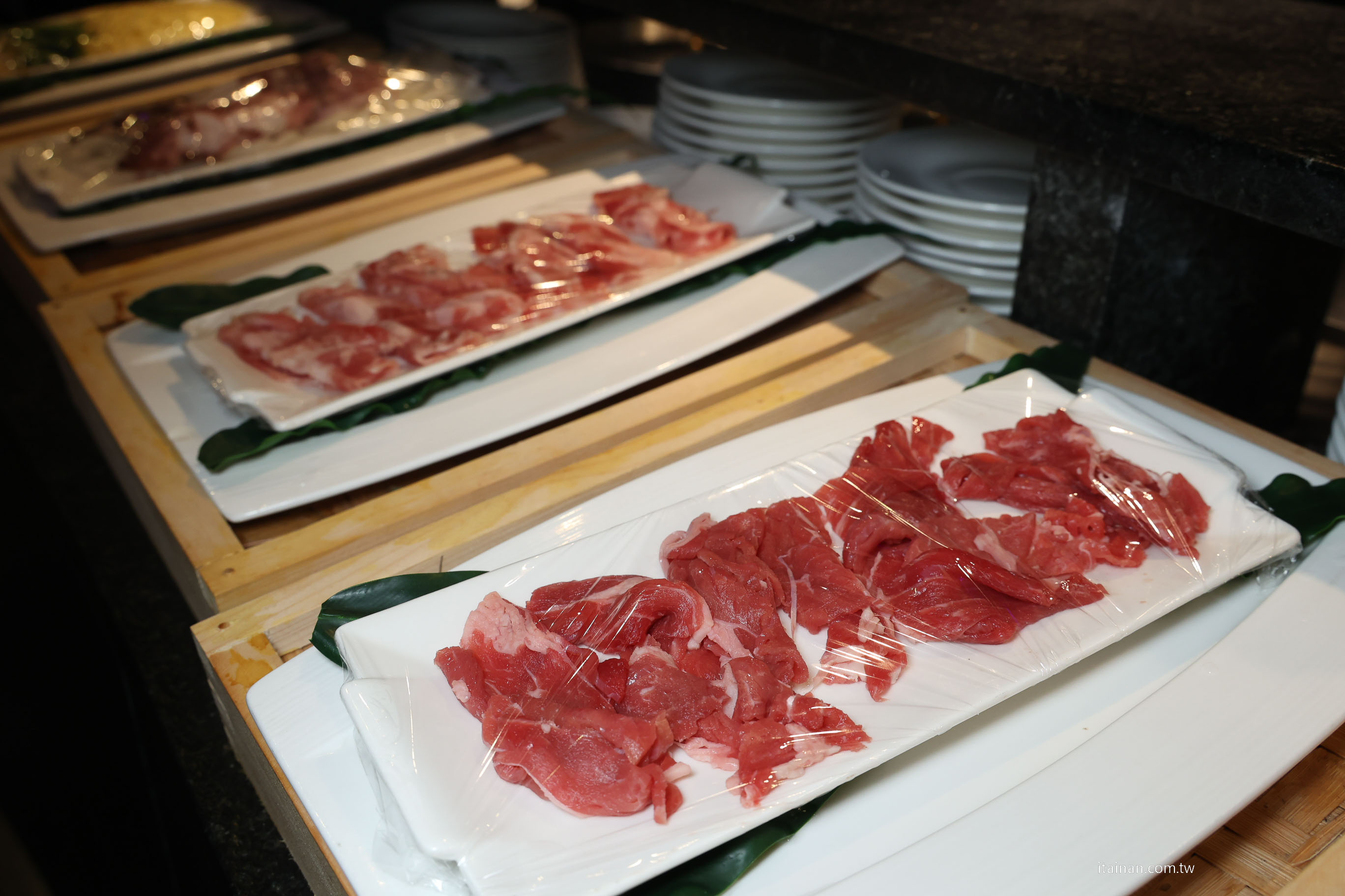 【台南吃到飽推薦】超澎湃~早餐就把台南味通通吃滿!不用排隊,現煮鹹粥、現涮牛肉湯、小卷米粉、浮水魚羹、海鮮羹、香腸熟肉、肉圓直接端上桌 !台南桂田酒店「阿力海百匯餐廳」自助式早餐 【台南吃到飽推薦】超澎湃~早餐就把台南味通通吃滿!不用排隊,現煮鹹粥、現涮牛肉湯、小卷米粉、浮水魚羹、海鮮羹、香腸熟肉、肉圓直接端上桌 !台南桂田酒店「阿力海百匯餐廳」自助式早餐