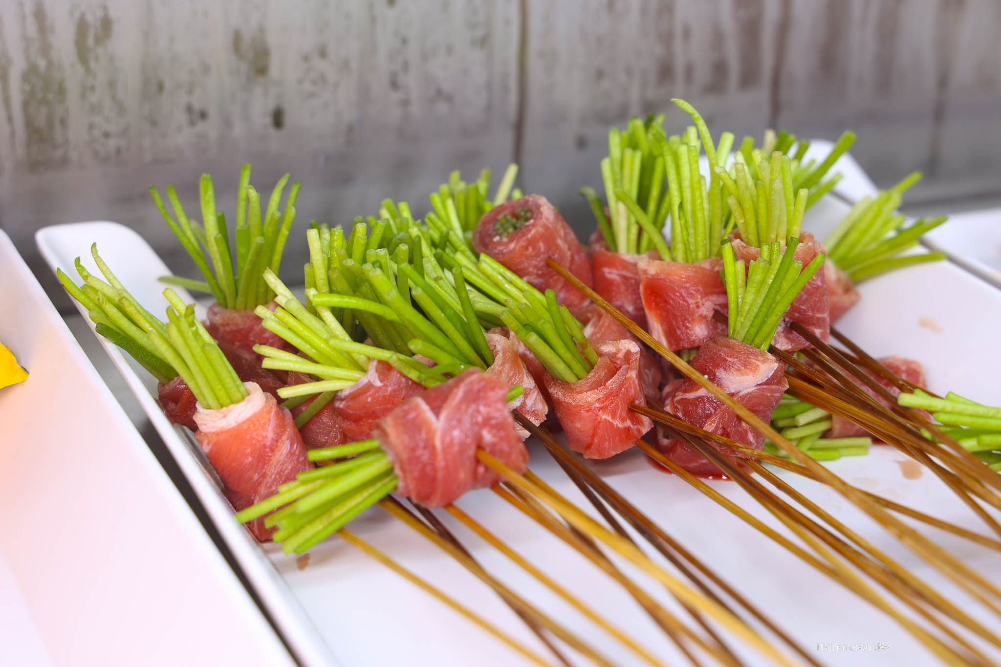 【台南吃到飽推薦】老饕激推的平價串串火鍋新選擇~ XM 集團新品牌「串芊金火鍋串串」吃巧也能吃超飽,甜點飲料超強,根本可以獨立變成甜點店! 【台南吃到飽推薦】老饕激推的平價串串火鍋新選擇~ XM 集團新品牌「串芊金火鍋串串」吃巧也能吃超飽,甜點飲料超強,根本可以獨立變成甜點店!