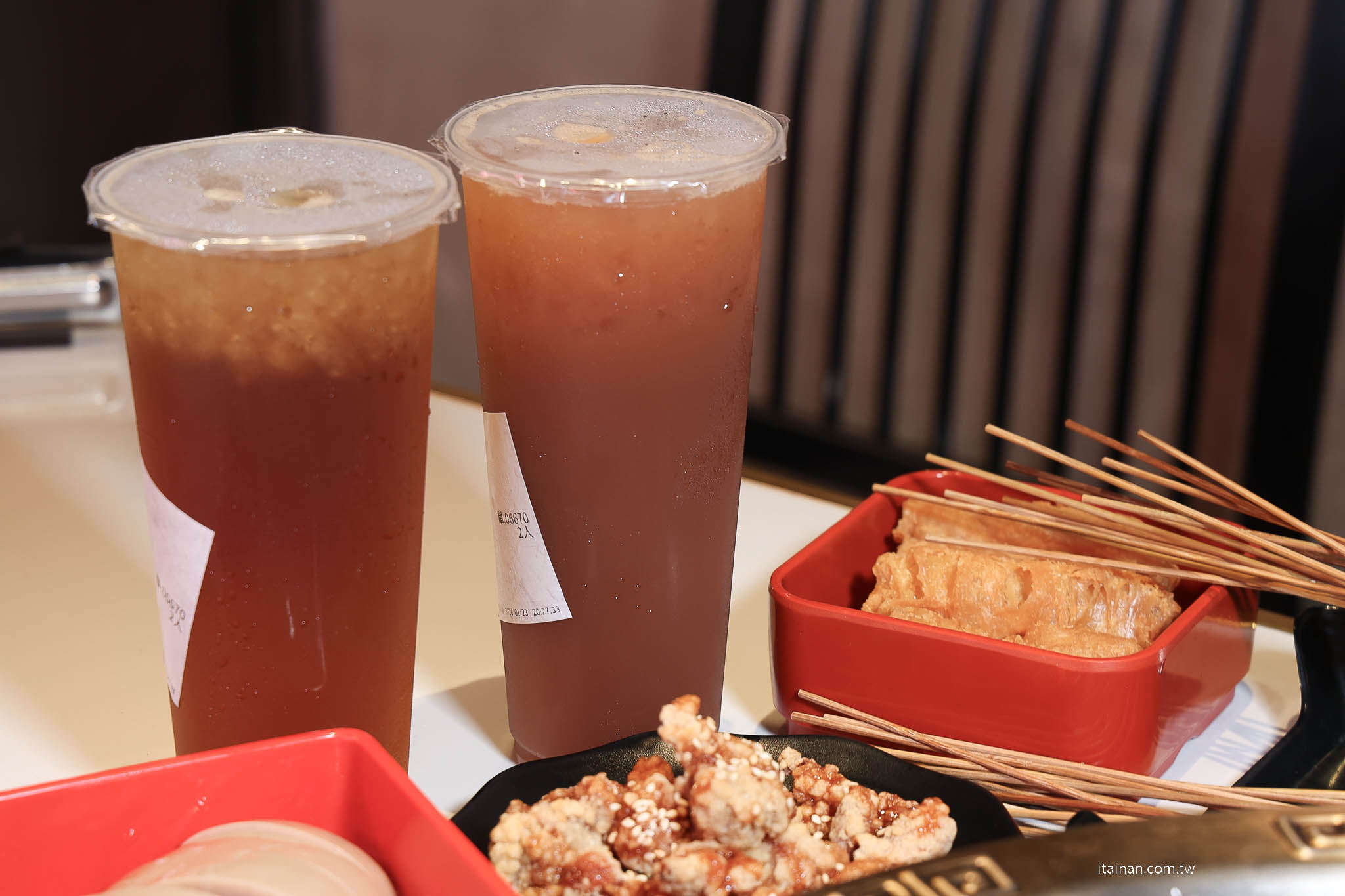 【台南吃到飽推薦】老饕激推的平價串串火鍋新選擇~ XM 集團新品牌「串芊金火鍋串串」吃巧也能吃超飽,甜點飲料超強,根本可以獨立變成甜點店! 【台南吃到飽推薦】老饕激推的平價串串火鍋新選擇~ XM 集團新品牌「串芊金火鍋串串」吃巧也能吃超飽,甜點飲料超強,根本可以獨立變成甜點店!