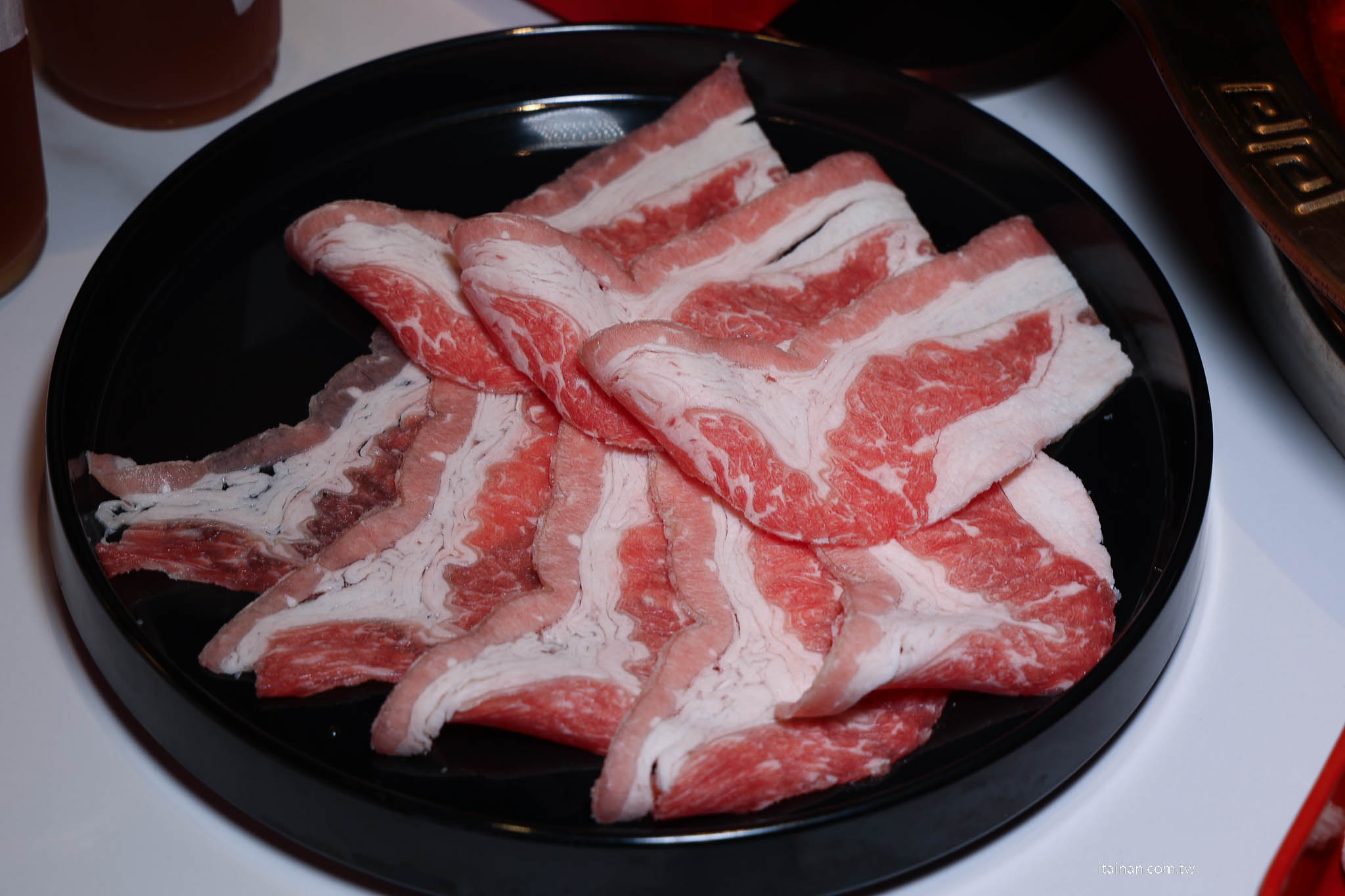 【台南吃到飽推薦】老饕激推的平價串串火鍋新選擇~ XM 集團新品牌「串芊金火鍋串串」吃巧也能吃超飽,甜點飲料超強,根本可以獨立變成甜點店! 【台南吃到飽推薦】老饕激推的平價串串火鍋新選擇~ XM 集團新品牌「串芊金火鍋串串」吃巧也能吃超飽,甜點飲料超強,根本可以獨立變成甜點店!