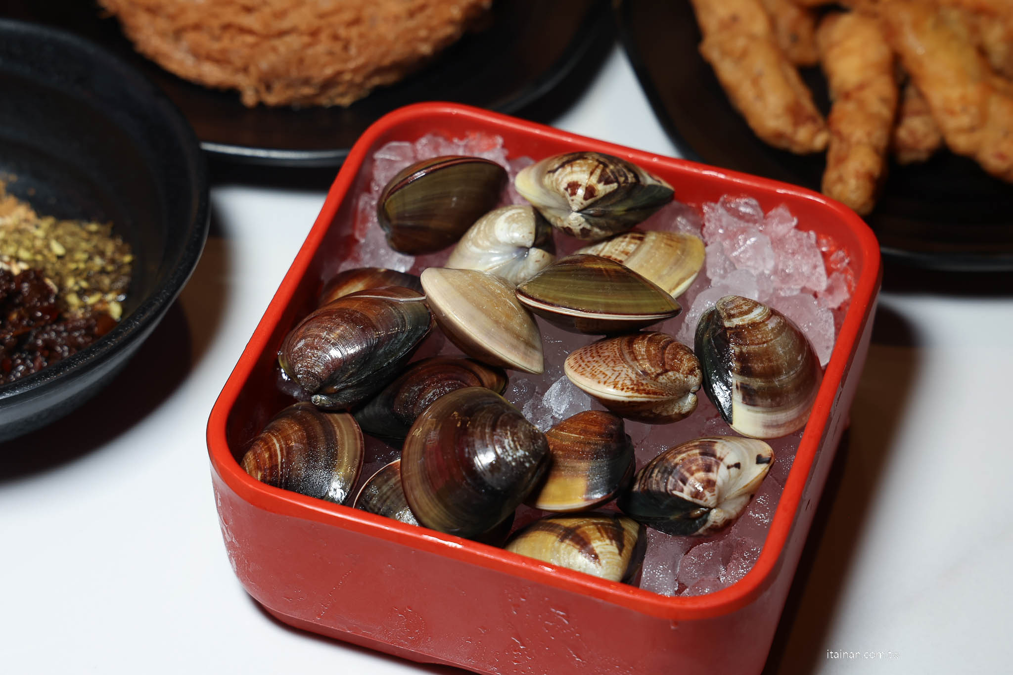 【台南吃到飽推薦】老饕激推的平價串串火鍋新選擇~ XM 集團新品牌「串芊金火鍋串串」吃巧也能吃超飽，甜點飲料超強，根本可以獨立變成甜點店!