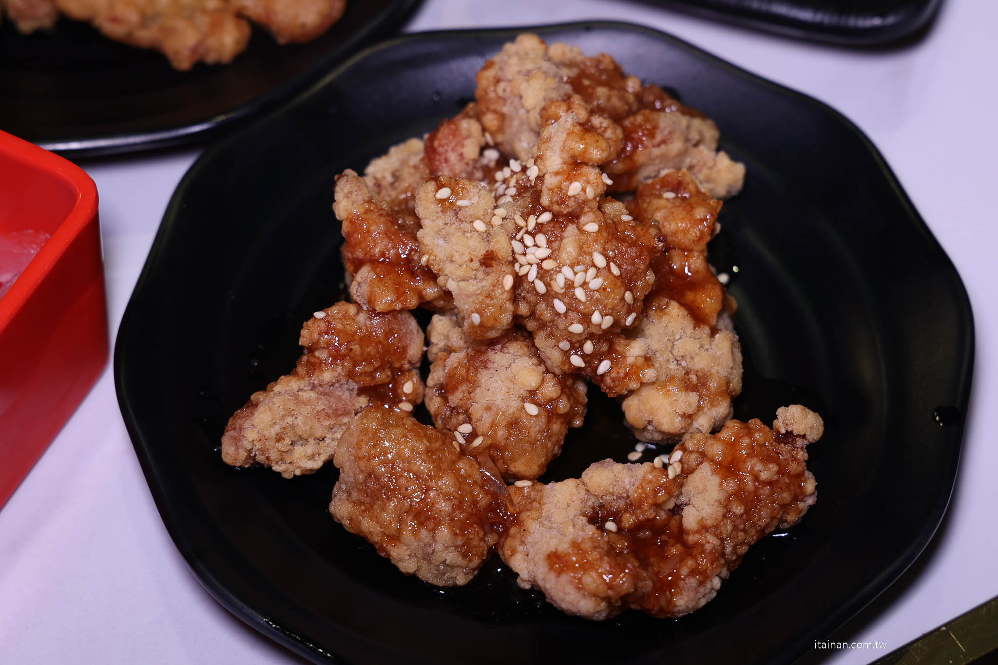 【台南吃到飽推薦】老饕激推的平價串串火鍋新選擇~ XM 集團新品牌「串芊金火鍋串串」吃巧也能吃超飽,甜點飲料超強,根本可以獨立變成甜點店! 【台南吃到飽推薦】老饕激推的平價串串火鍋新選擇~ XM 集團新品牌「串芊金火鍋串串」吃巧也能吃超飽,甜點飲料超強,根本可以獨立變成甜點店!