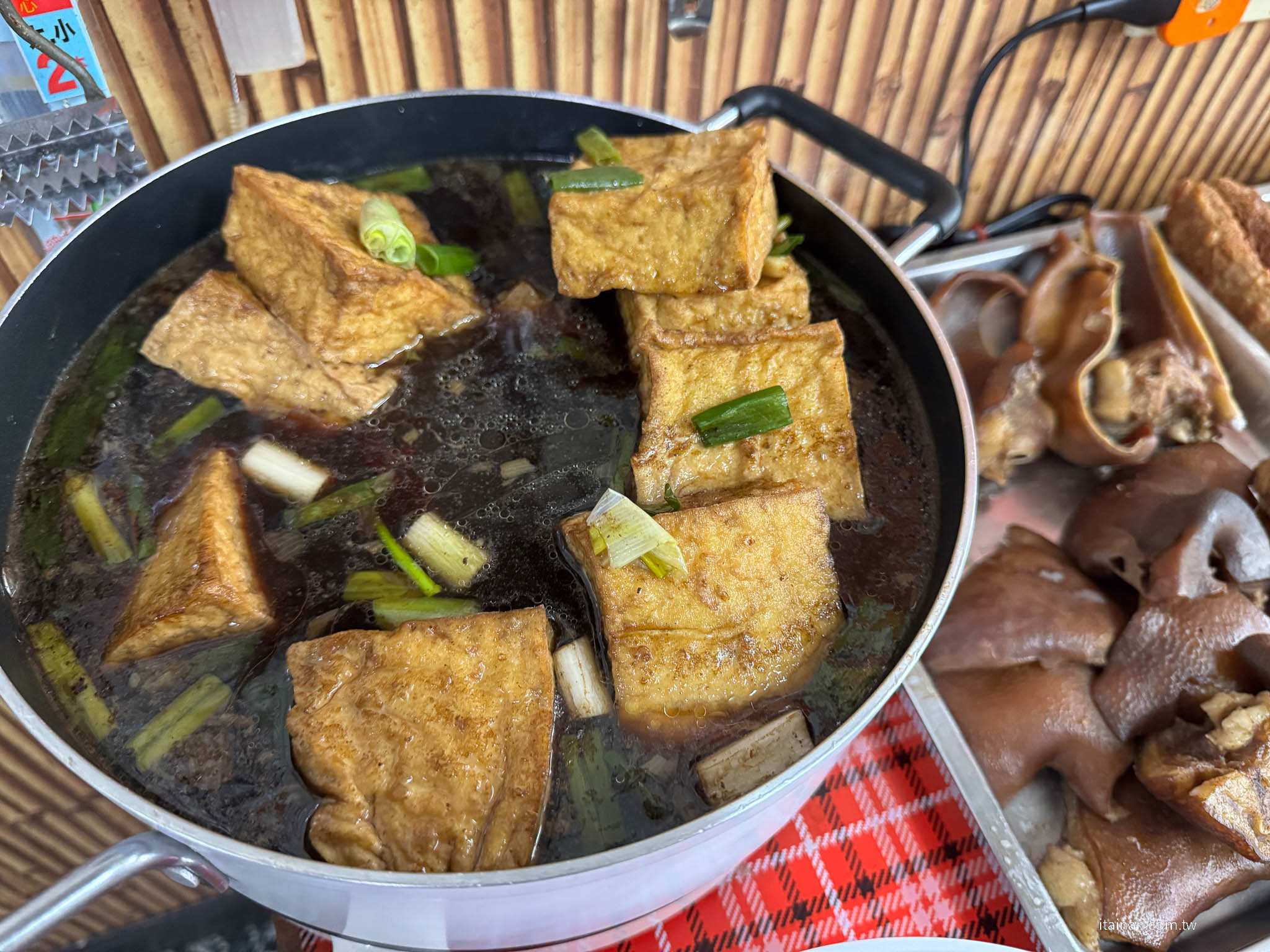 竟然可以吃麵吃到飽?? 超佛心~ 大碗公麵只要60元，吃不飽還可以免費加麵「關西大碗公麵」