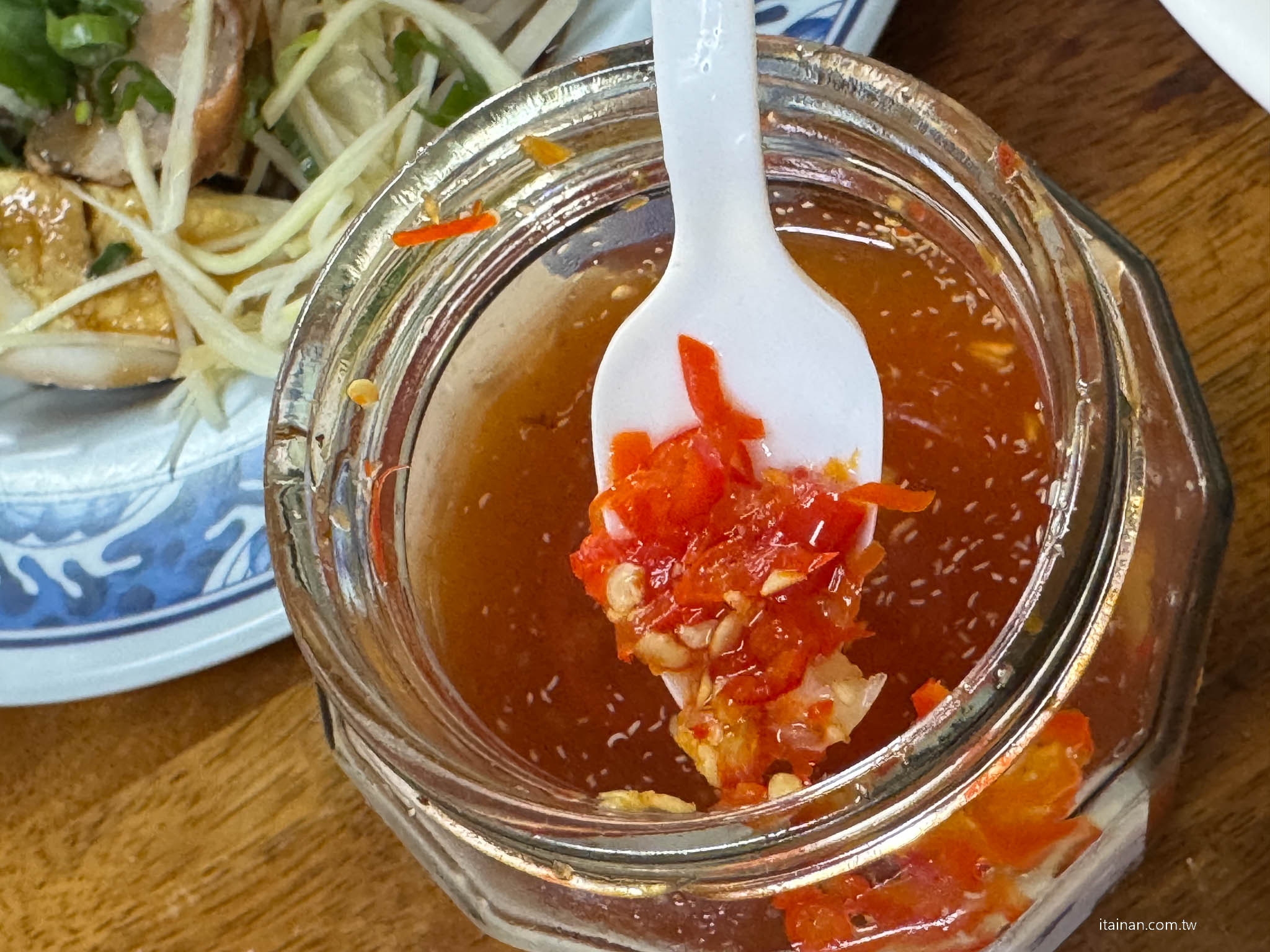 竟然可以吃麵吃到飽?? 超佛心~ 大碗公麵只要60元，吃不飽還可以免費加麵「關西大碗公麵」