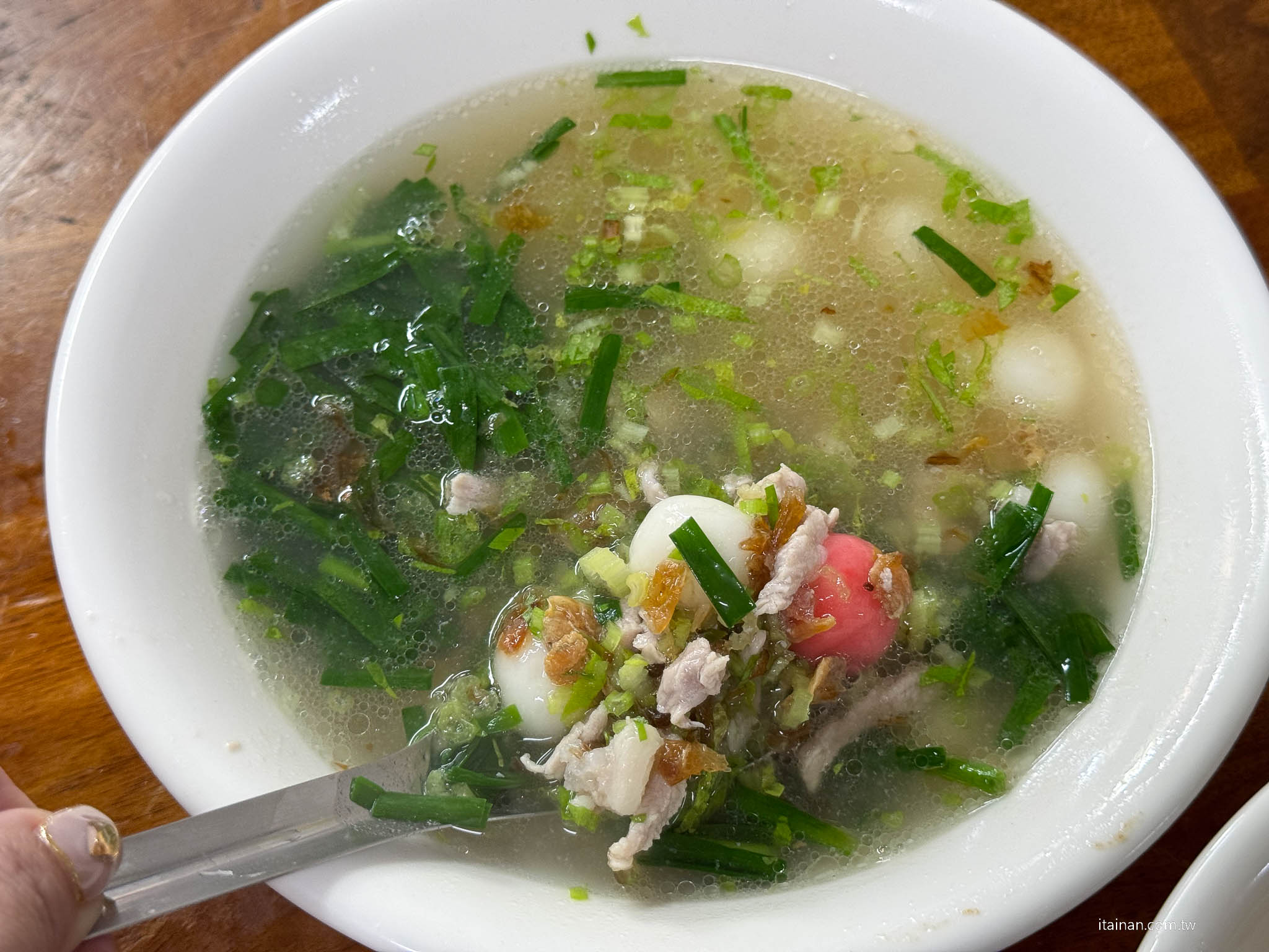 竟然可以吃麵吃到飽?? 超佛心~ 大碗公麵只要60元，吃不飽還可以免費加麵「關西大碗公麵」