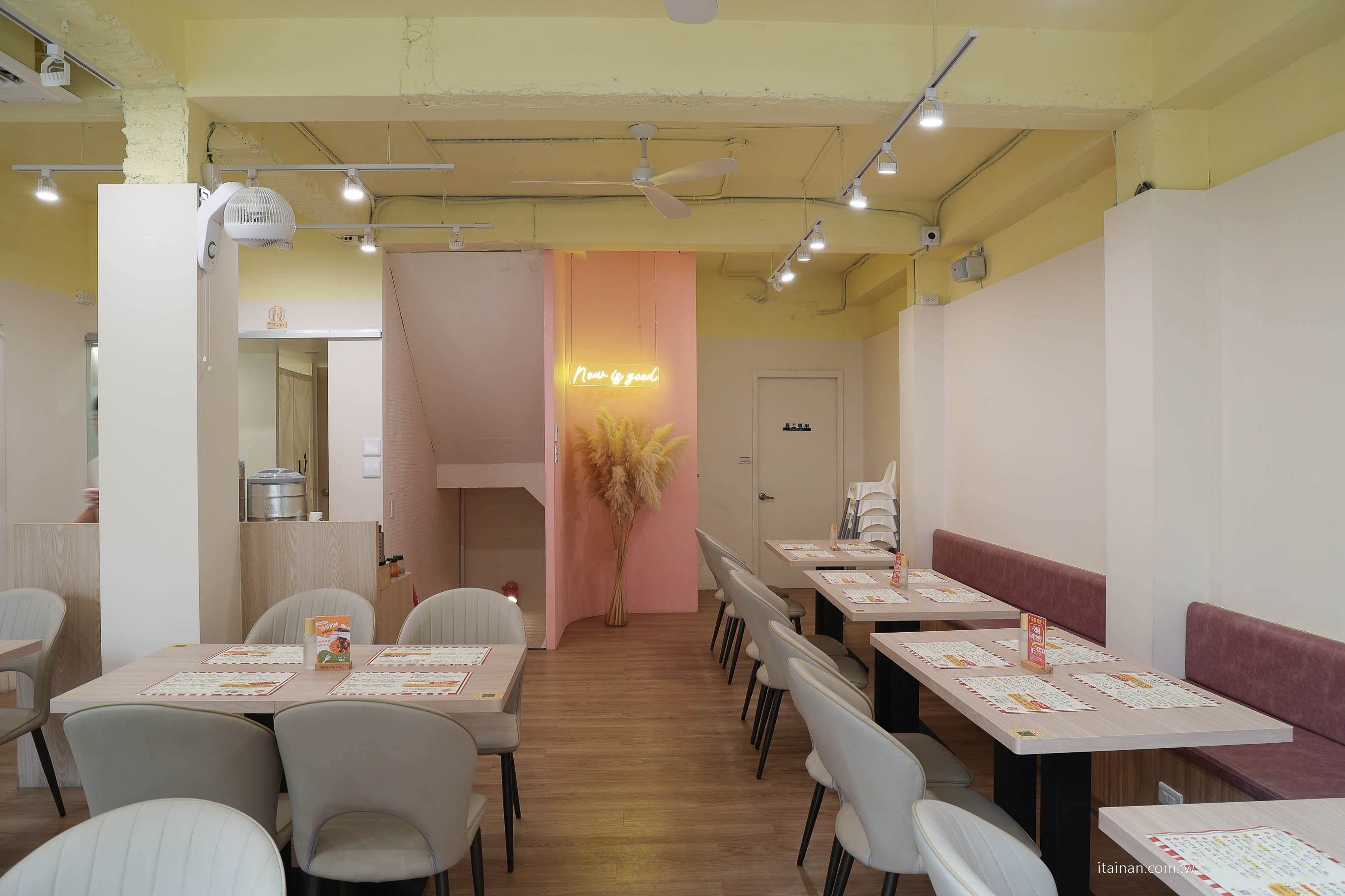 台南東區美食｜ 成大商圈人氣義大利麵!自家熬煮義大利醬，還有紅茶、檸檬水無限供應「Pasta Now 鬧義麵 」勝利店