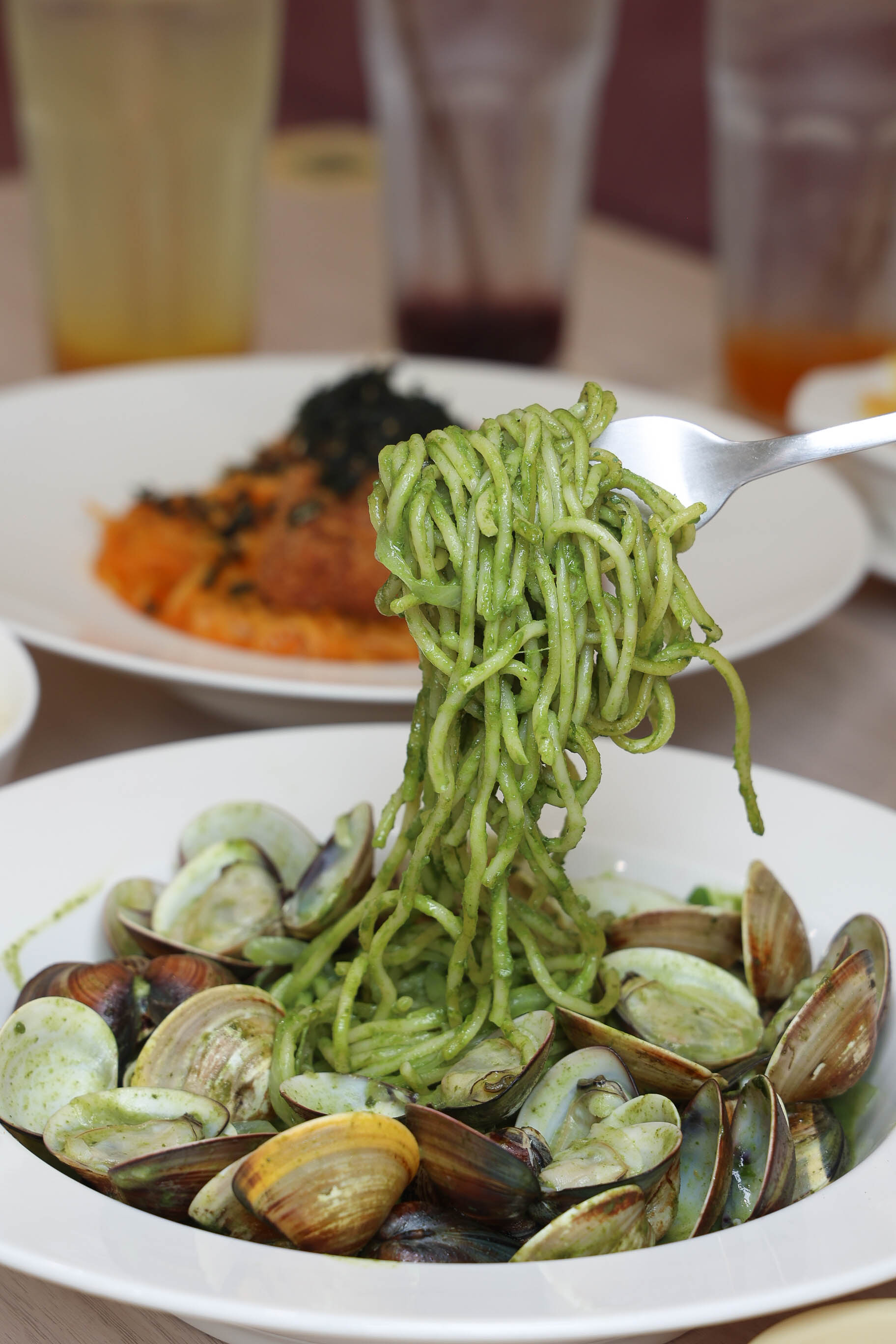 台南東區美食｜ 成大商圈人氣義大利麵!自家熬煮義大利醬，還有紅茶、檸檬水無限供應「Pasta Now 鬧義麵 」勝利店