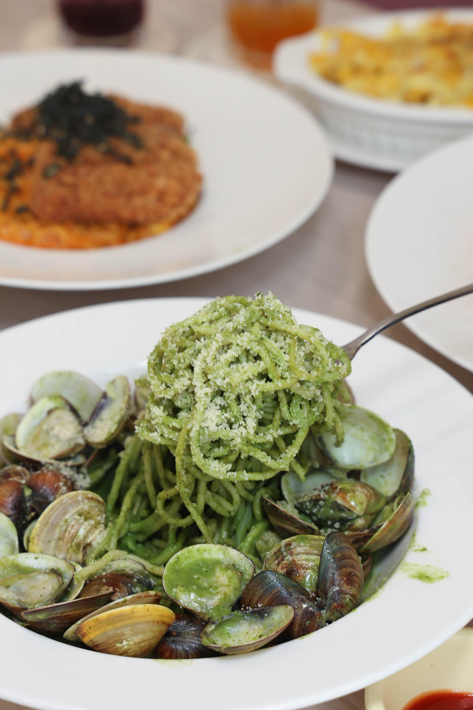 台南東區美食｜ 成大商圈人氣義大利麵!自家熬煮義大利醬，還有紅茶、檸檬水無限供應「Pasta Now 鬧義麵 」勝利店