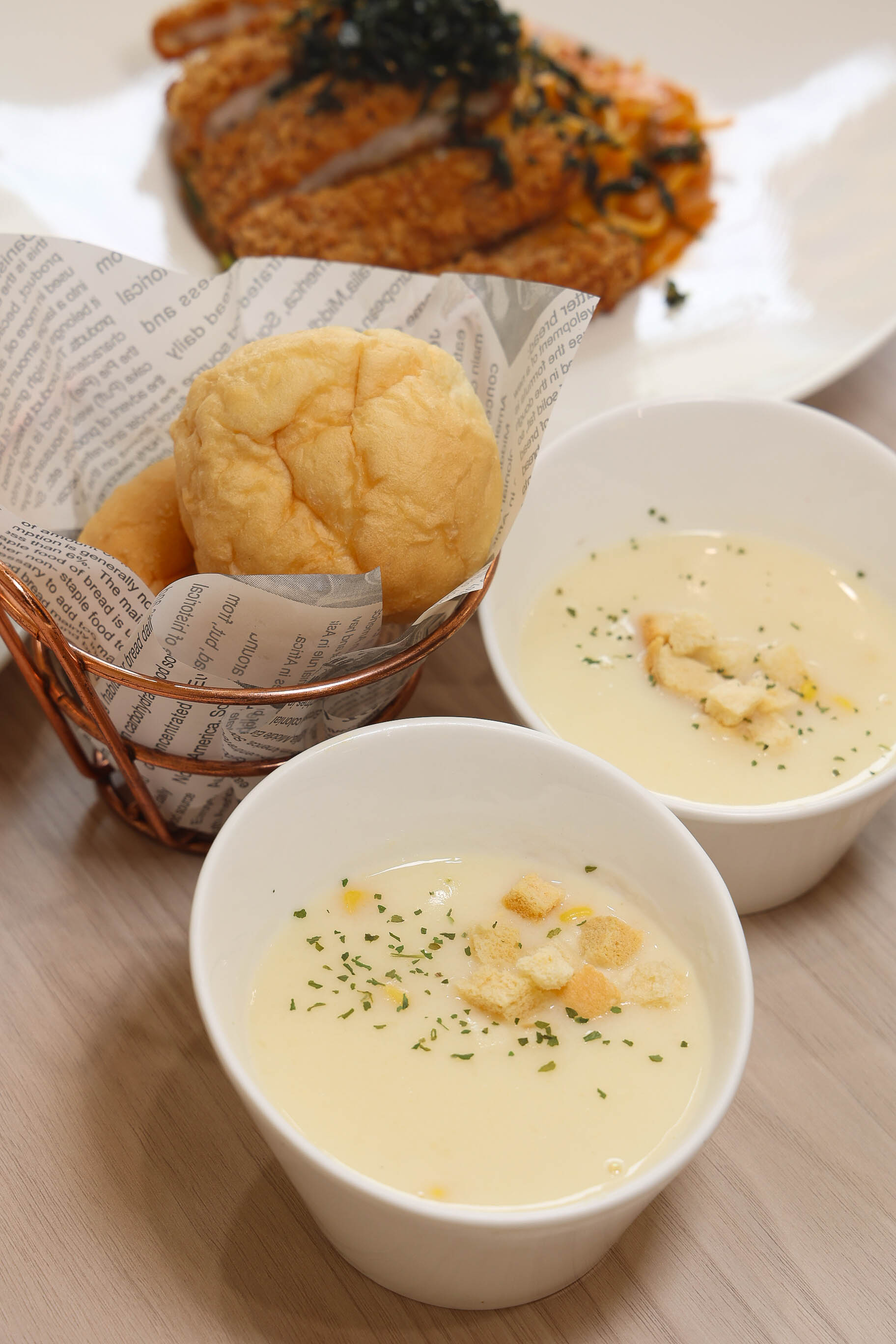 台南東區美食｜ 成大商圈人氣義大利麵!自家熬煮義大利醬，還有紅茶、檸檬水無限供應「Pasta Now 鬧義麵 」勝利店