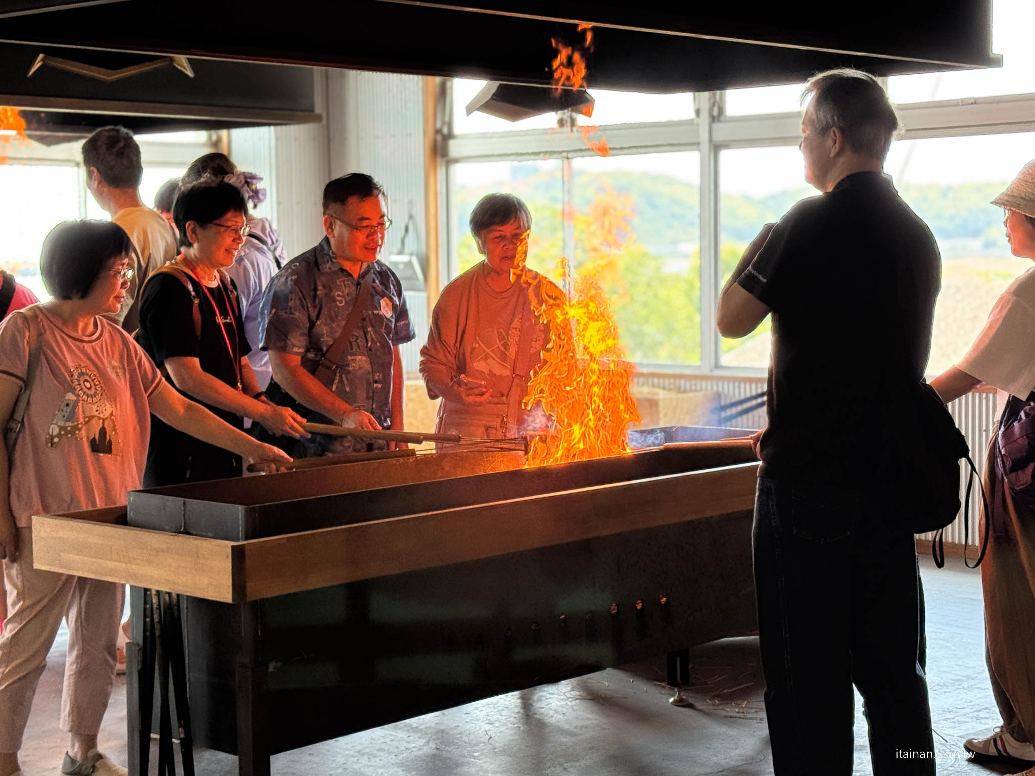 日本高知｜必吃鰹魚半敲燒，自己動手烤更有趣！體驗高知獨有的美食文化「かつお船 火蔵」鰹魚船