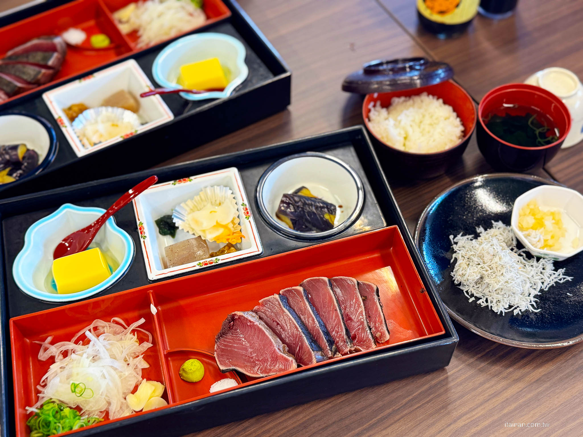 日本高知｜必吃鰹魚半敲燒，自己動手烤更有趣！體驗高知獨有的美食文化「かつお船 火蔵」鰹魚船