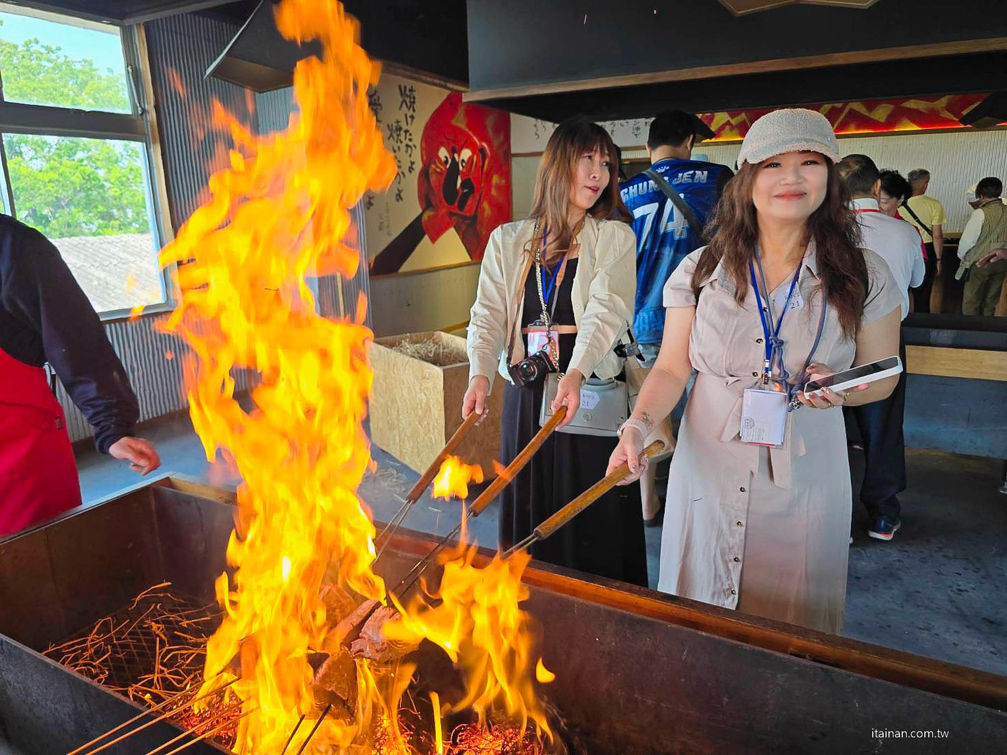 日本高知｜必吃鰹魚半敲燒，自己動手烤更有趣！體驗高知獨有的美食文化「かつお船 火蔵」鰹魚船