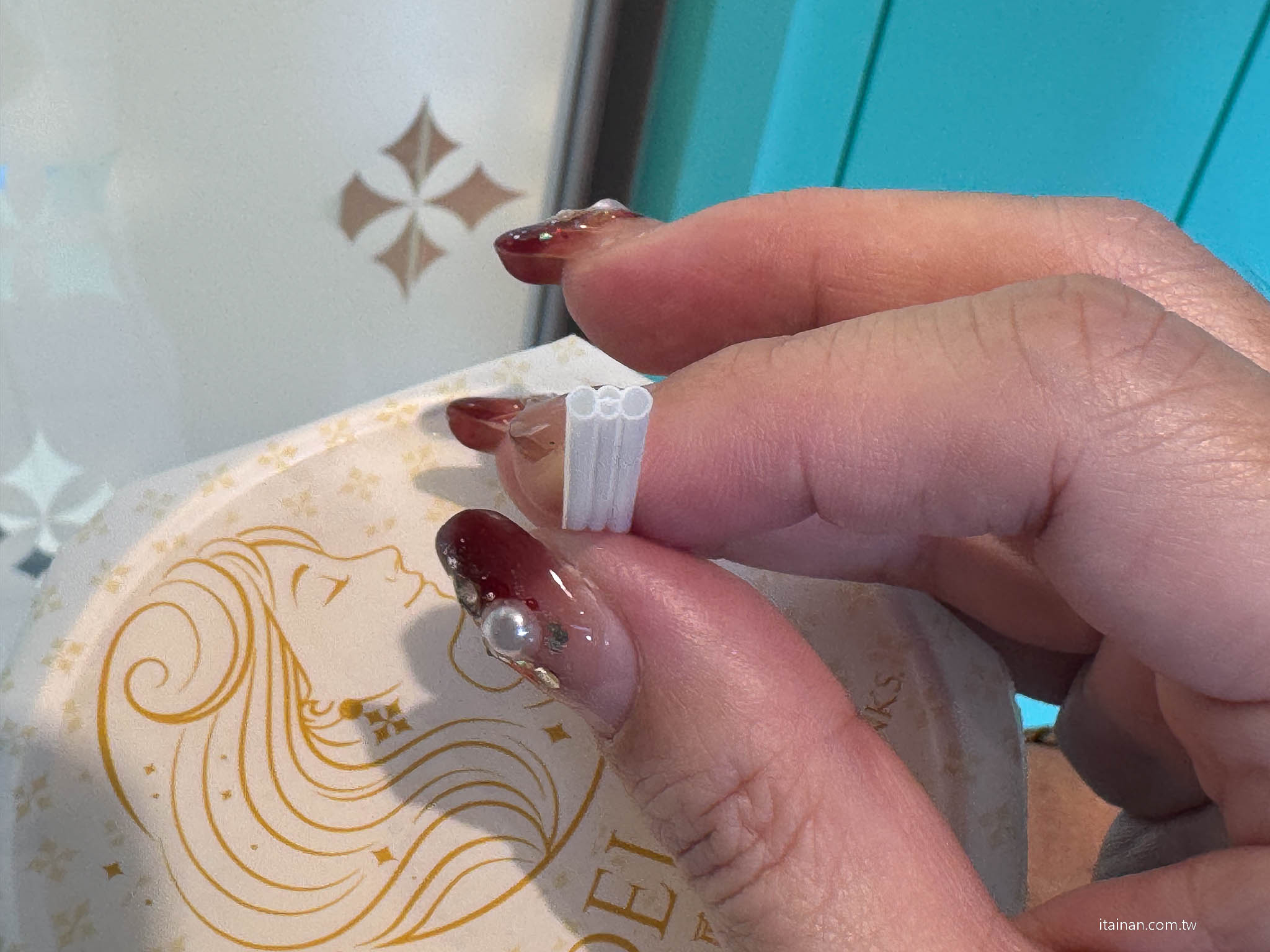 【新開幕】台南手搖飲推薦!根本網美等級!五窨茉莉花綠茶與蒂芬妮藍浮雕設計的質感系飲品「麗麗絲精品茶飲DELIXIU」 【新開幕】台南手搖飲推薦!根本網美等級!五窨茉莉花綠茶與蒂芬妮藍浮雕設計的質感系飲品「麗麗絲精品茶飲DELIXIU」