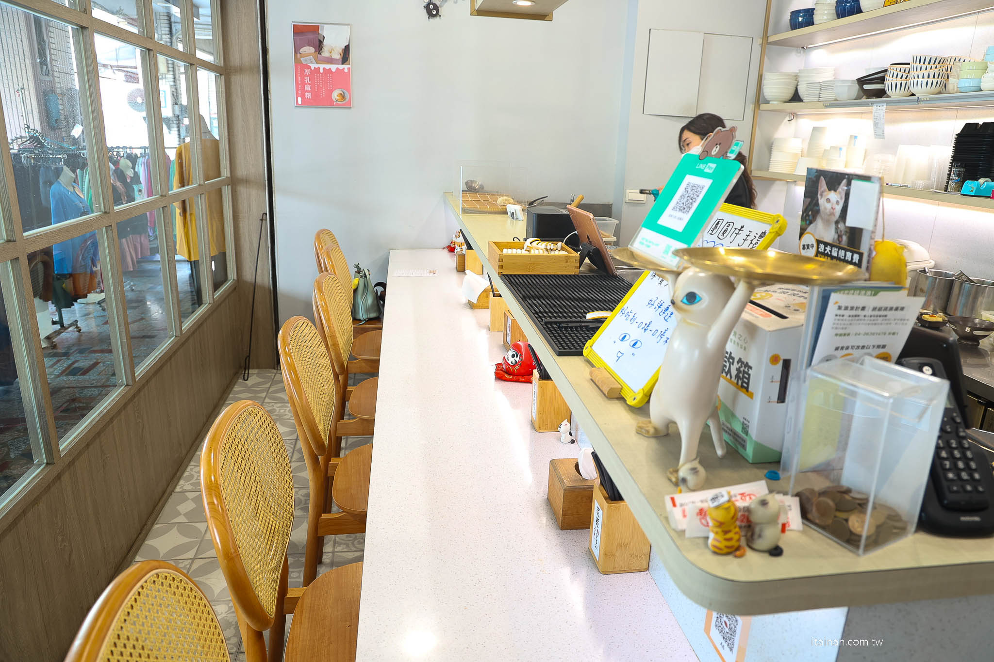 台南美食｜日系質感小食堂！「莁麦うまい食事所」！手工水餃、自製甜點必吃，爆餡鮮蝦水餃讓人驚艷!