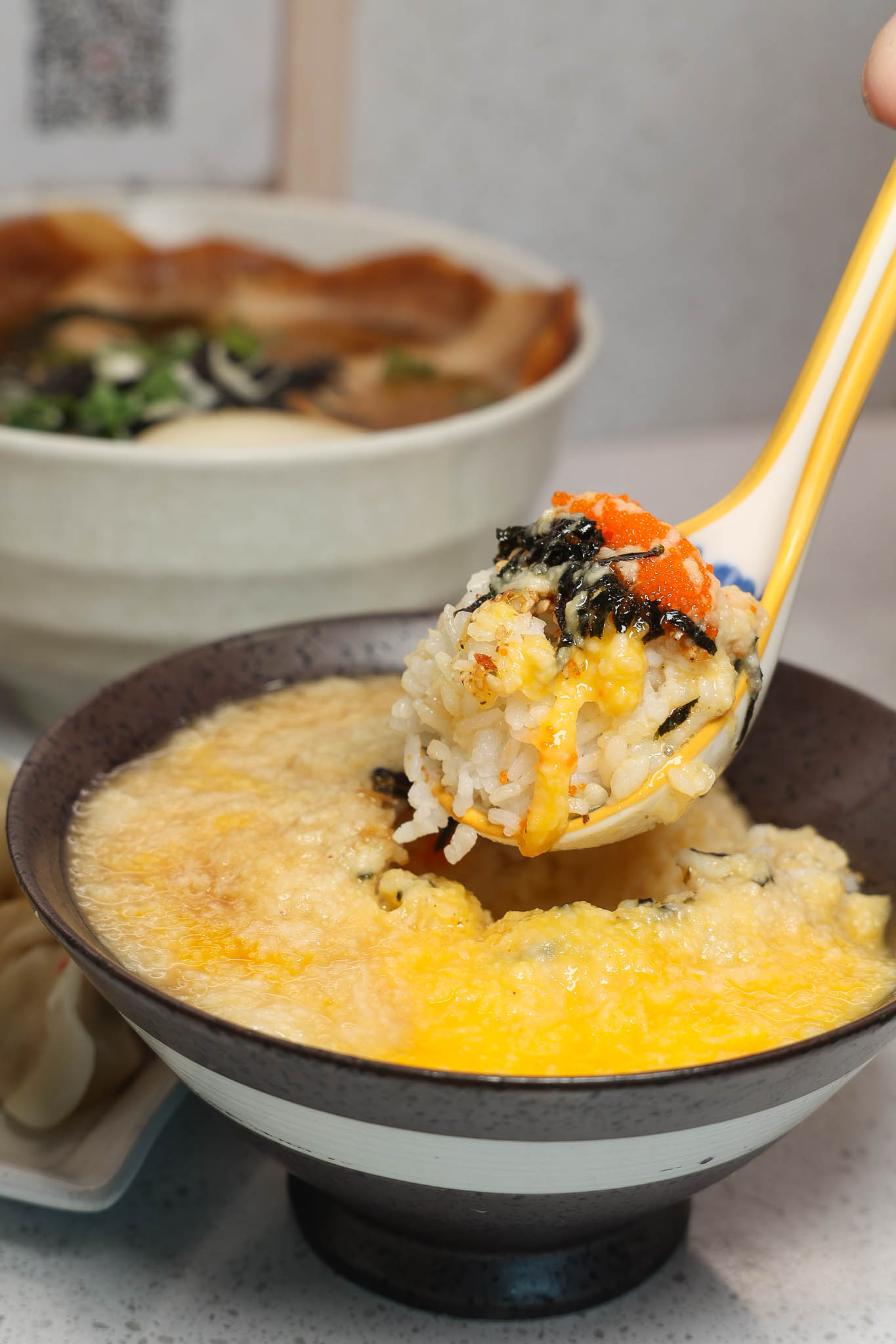 台南美食｜日系質感小食堂！「莁麦うまい食事所」！手工水餃、自製甜點必吃，爆餡鮮蝦水餃讓人驚艷!