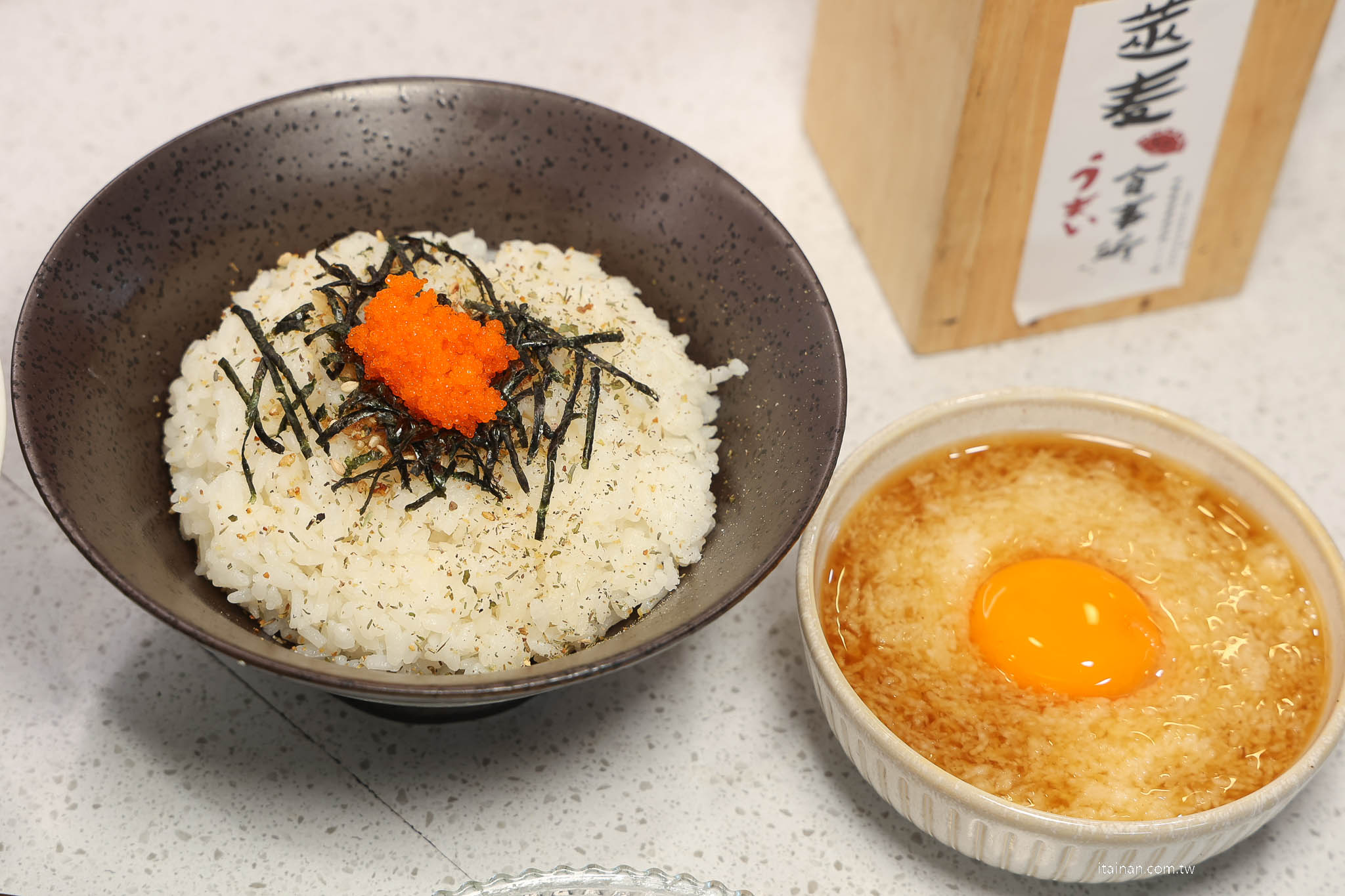 台南美食｜日系質感小食堂！「莁麦うまい食事所」！手工水餃、自製甜點必吃，爆餡鮮蝦水餃讓人驚艷!