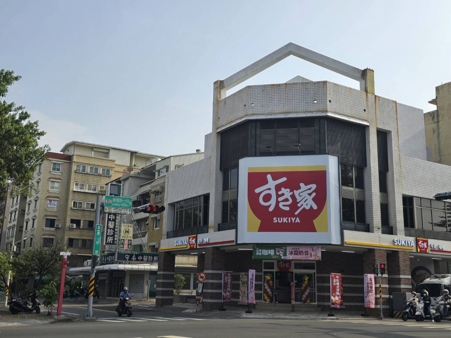 日本人氣平價牛丼SUKIYA進駐台南囉!台南首家「すき家」台南棒球場前店開箱，百元價丼飯點肉加量加套餐份量超有感!