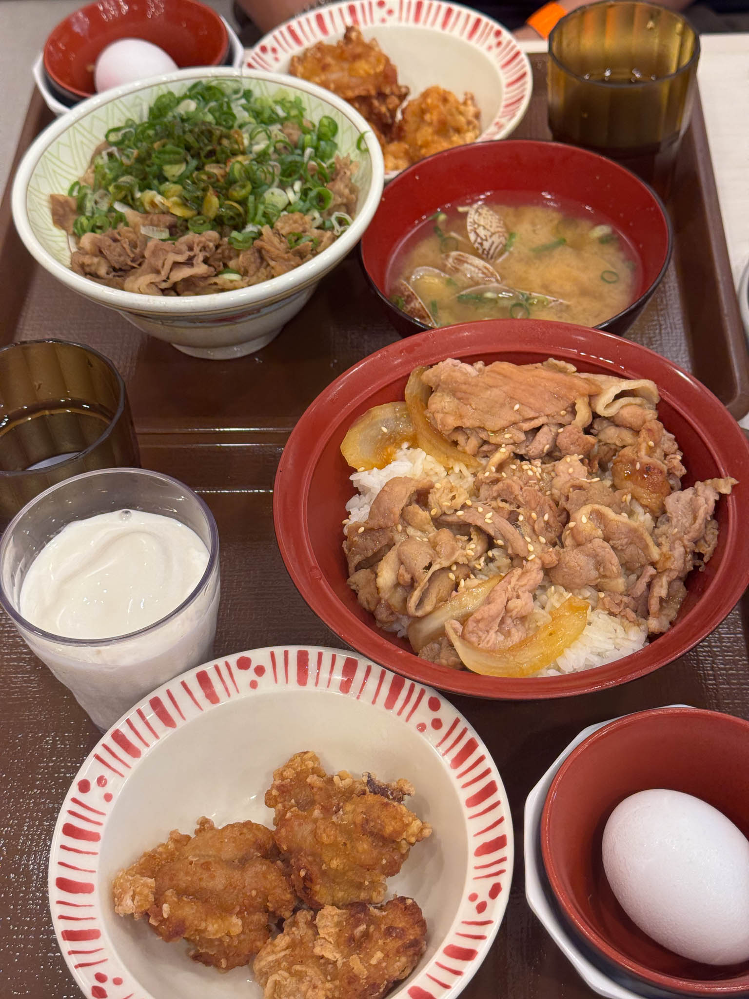 日本人氣平價牛丼SUKIYA進駐台南囉!台南首家「すき家」台南棒球場前店開箱，百元價丼飯點肉加量加套餐份量超有感!