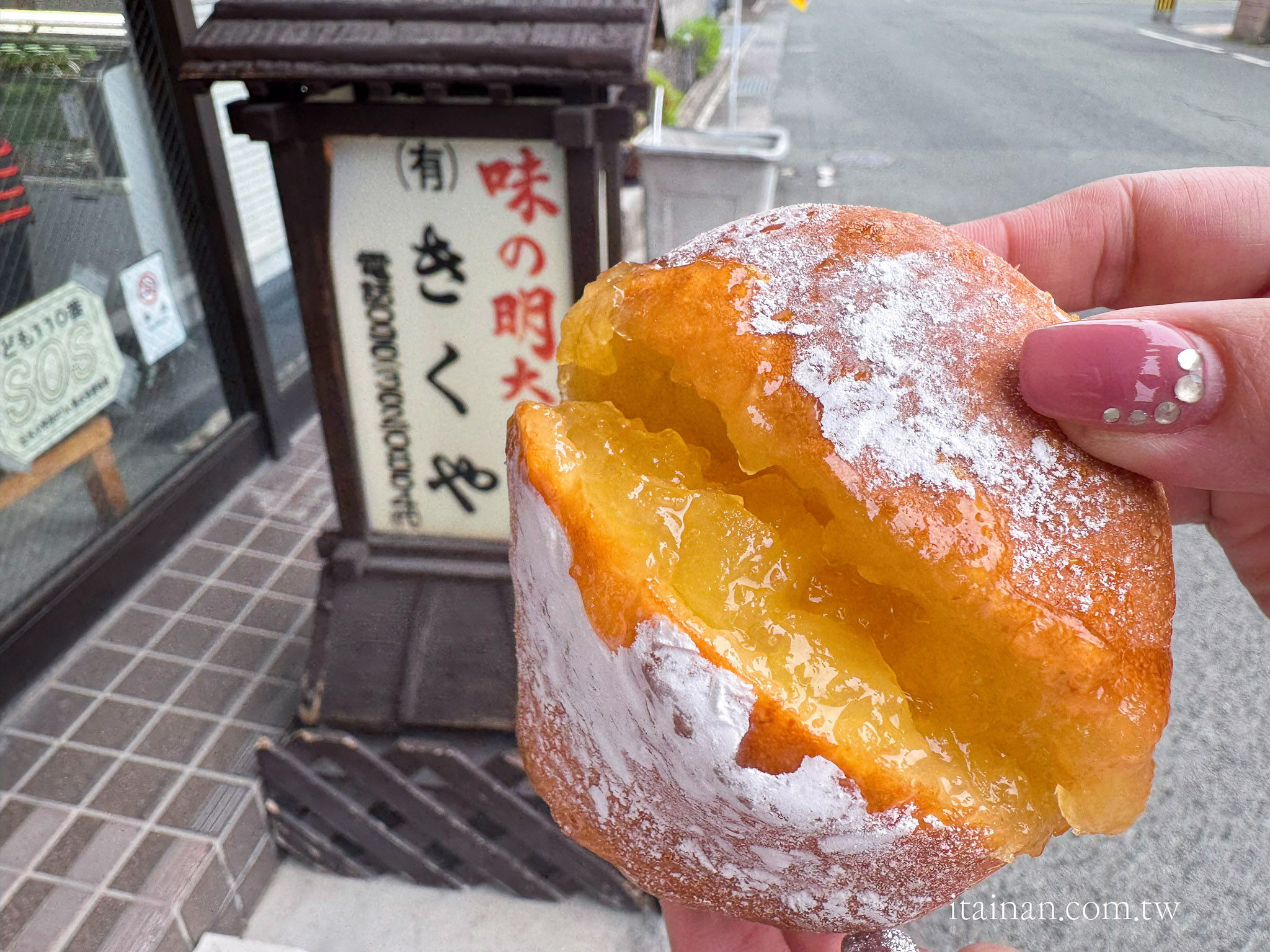 熊本隱藏版麵包店|50年老字號明太子專賣店「味の明太子きくや」不只明太子法國麵包必買,超爆餡的蘋果麵包更讓人驚艷 熊本隱藏版麵包店|50年老字號明太子專賣店「味の明太子きくや」不只明太子法國麵包必買,超爆餡的蘋果麵包更讓人驚艷