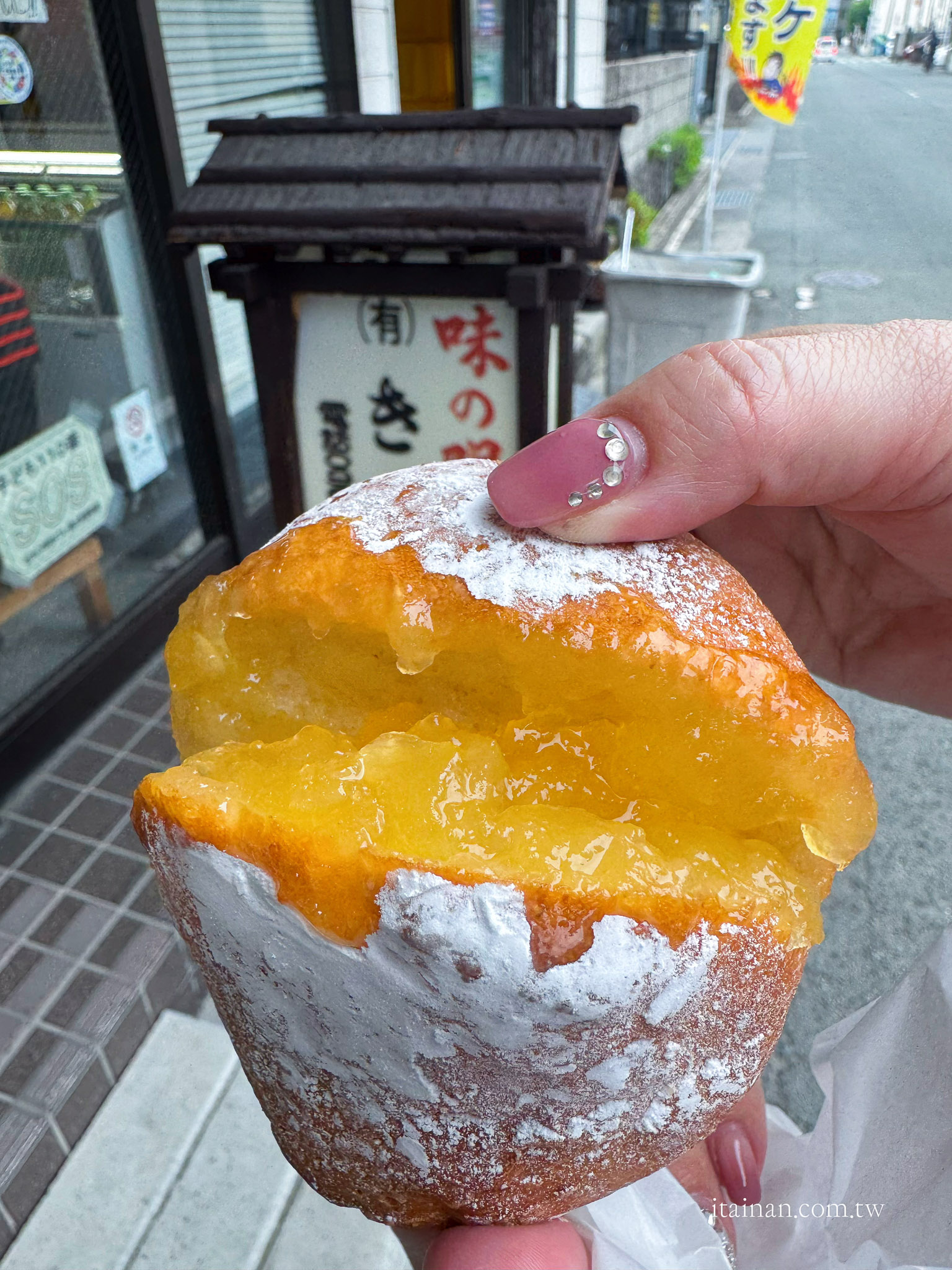 熊本隱藏版麵包店|50年老字號明太子專賣店「味の明太子きくや」不只明太子法國麵包必買,超爆餡的蘋果麵包更讓人驚艷 熊本隱藏版麵包店|50年老字號明太子專賣店「味の明太子きくや」不只明太子法國麵包必買,超爆餡的蘋果麵包更讓人驚艷
