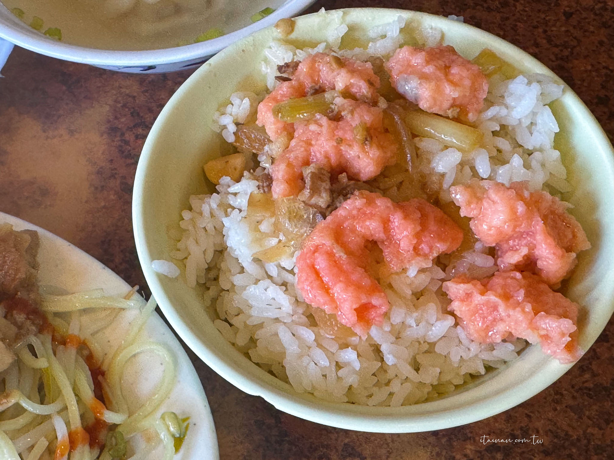 雲林北港美食|假魚肚到底是什麼?朝天宮旁飄香60年,北港才吃得到的特色古早味「煌明假魚肚」(廟邊假魚肚) 雲林北港美食|假魚肚到底是什麼?朝天宮旁飄香60年,北港才吃得到的特色古早味「煌明假魚肚」(廟邊假魚肚)