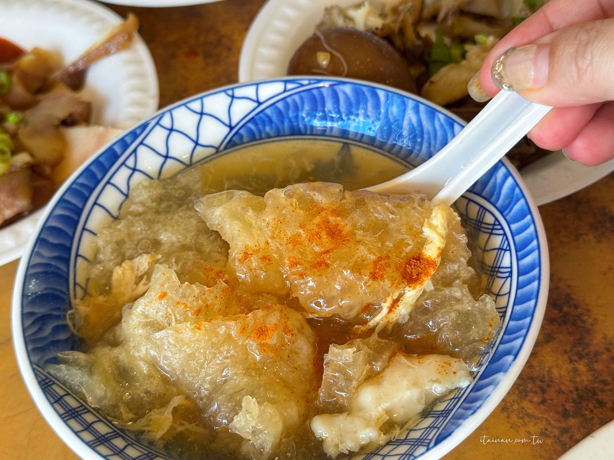 雲林北港美食|假魚肚到底是什麼?朝天宮旁飄香60年,北港才吃得到的特色古早味「煌明假魚肚」(廟邊假魚肚) 雲林北港美食|假魚肚到底是什麼?朝天宮旁飄香60年,北港才吃得到的特色古早味「煌明假魚肚」(廟邊假魚肚)