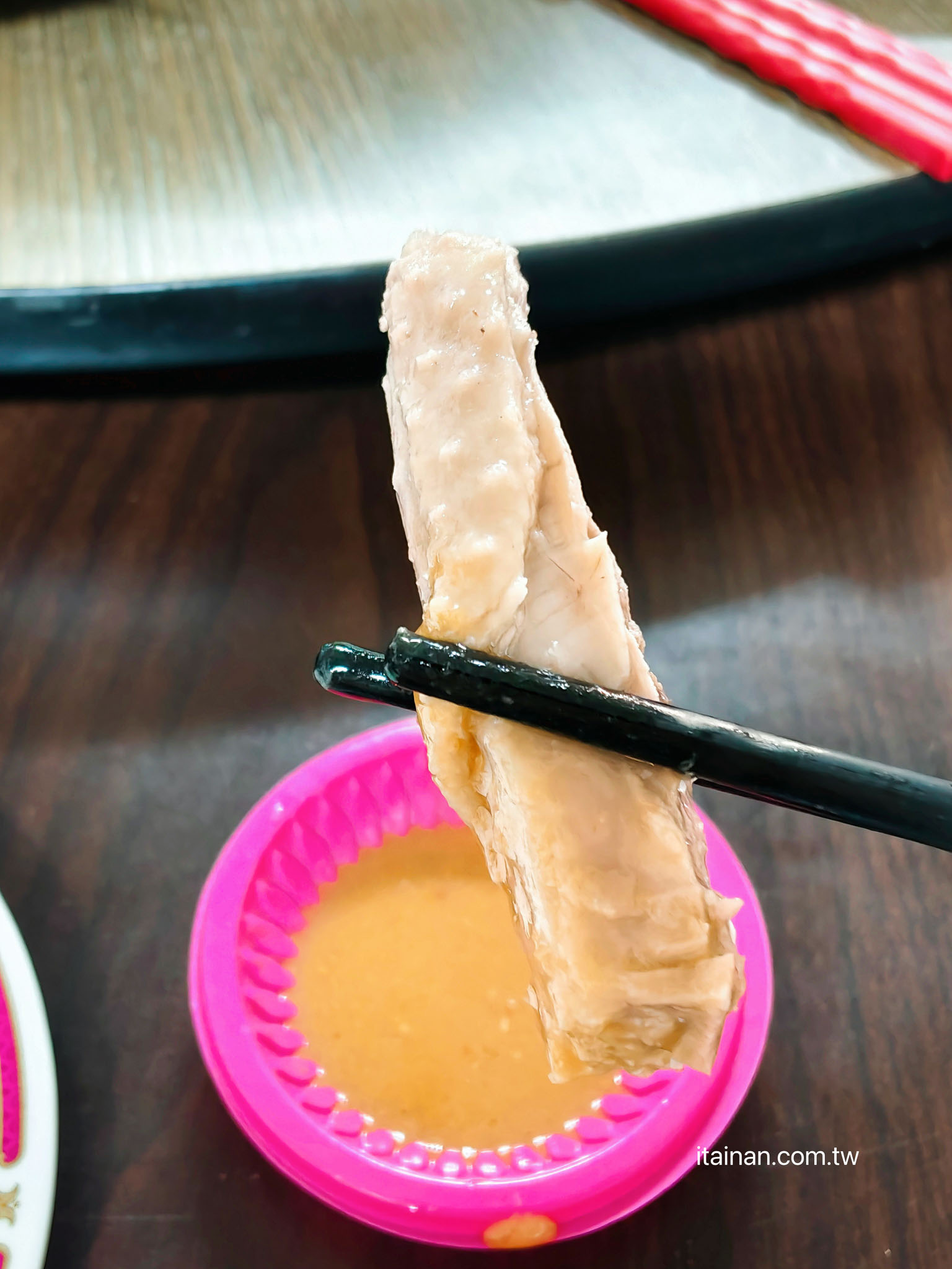 在地人才知道!佳里22年老店必點隱藏版「假牛肉」,鵝肉、三杯鵝舌更是一絕「大谷鵝肉城」 在地人才知道!佳里22年老店必點隱藏版「假牛肉」,鵝肉、三杯鵝舌更是一絕「大谷鵝肉城」