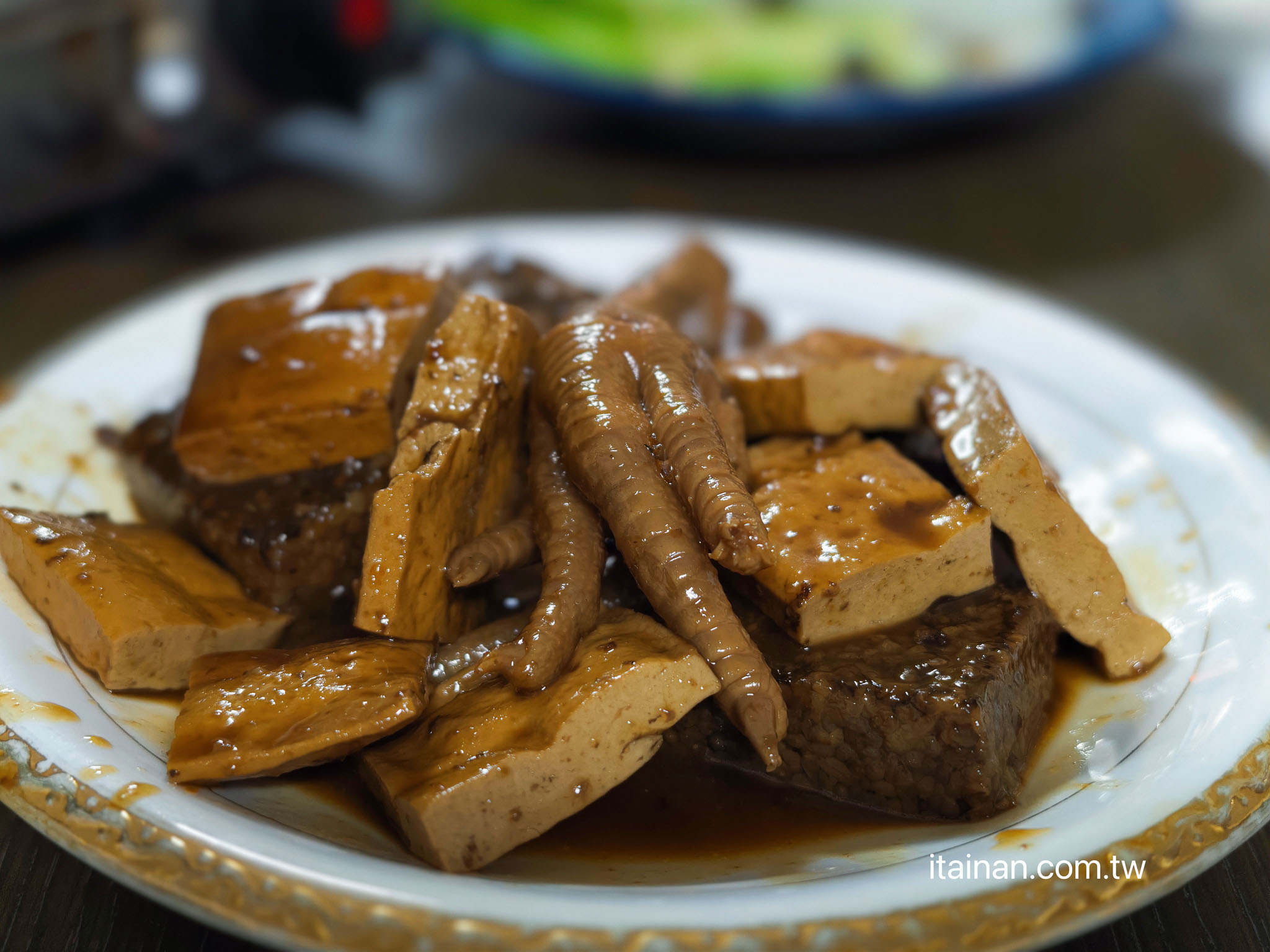 在地人才知道！佳里22年老店必點隱藏版「假牛肉」，鵝肉、三杯鵝舌更是一絕「大谷鵝肉城」