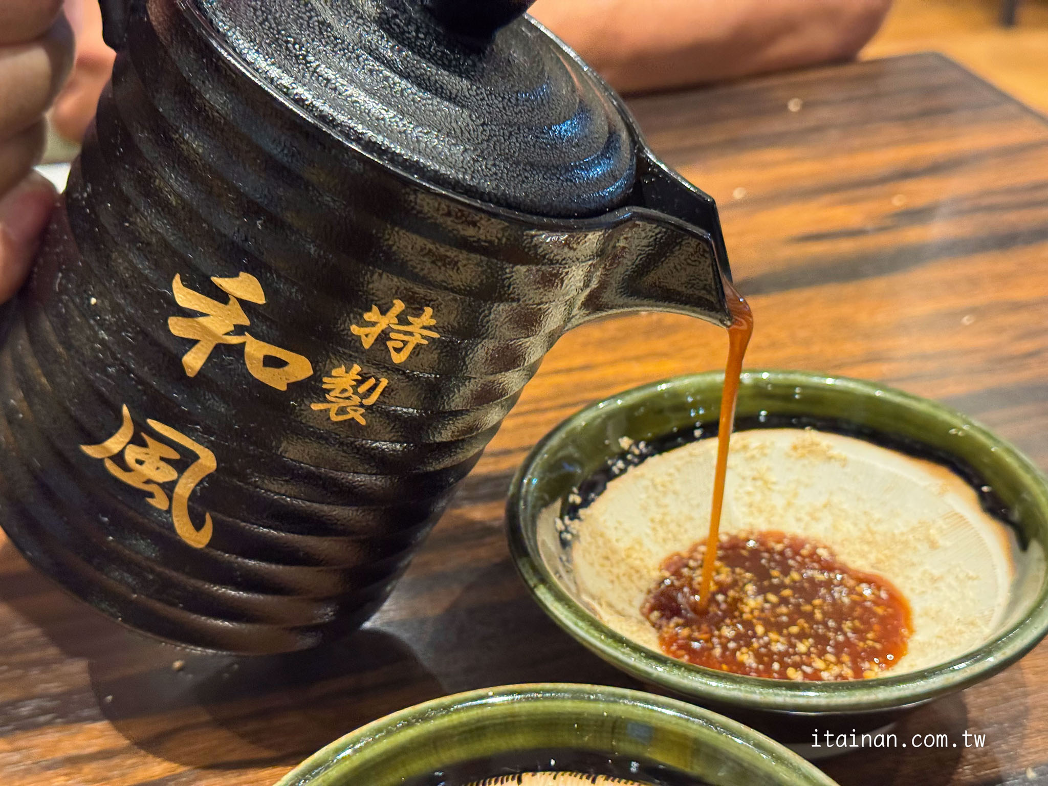 熊本必吃炸豬排!昭和50年創業,在地人推薦六白黑豚豬排「勝烈亭 AMU PLAZA熊本店」 熊本必吃炸豬排!昭和50年創業,在地人推薦六白黑豚豬排「勝烈亭 AMU PLAZA熊本店」