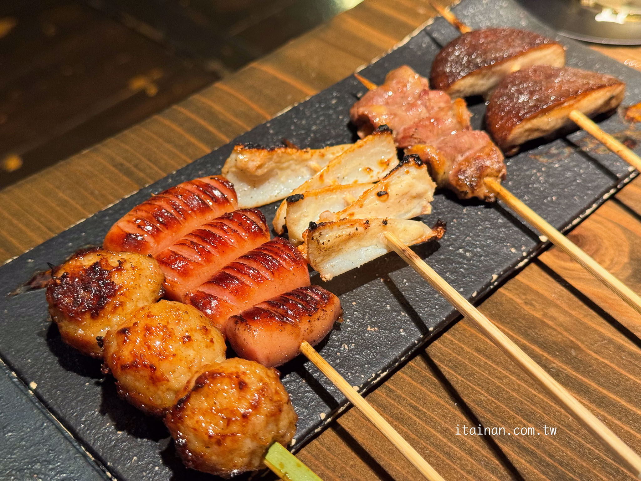 熊本深夜美食|一路營業到凌晨四點~熊本在地人續攤首選!下通商店街人氣燒鳥店「炭火燒鳥 ヒノトリ(Hinotori)」 熊本深夜美食|一路營業到凌晨四點~熊本在地人續攤首選!下通商店街人氣燒鳥店「炭火燒鳥 ヒノトリ(Hinotori)」