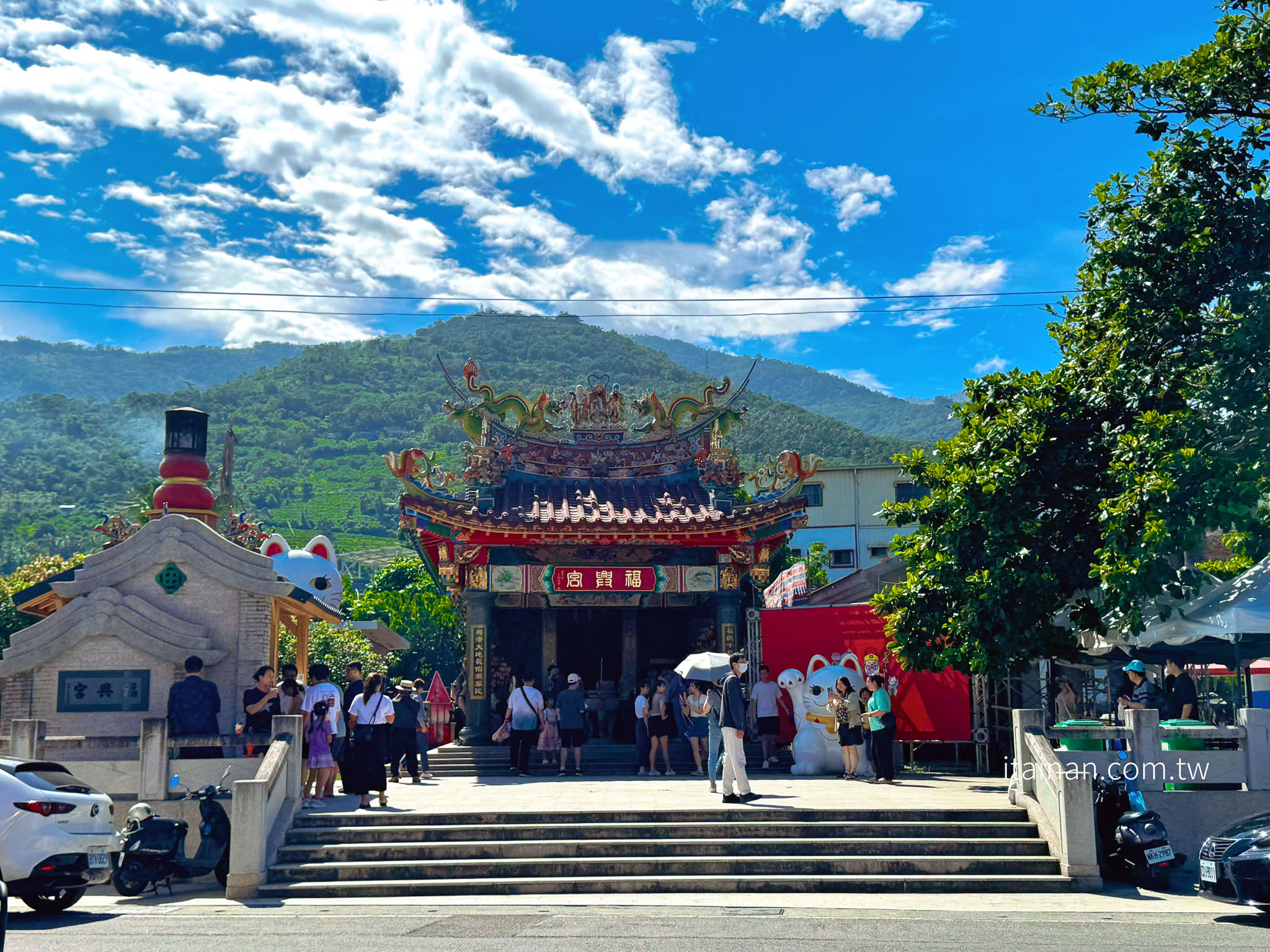 台東景點推薦|全台最萌招財貓土地公!必拍巨型招財貓、台版雷門、全台唯一水占籤透明詩籤體驗!台東太麻里「福興宮」 台東景點推薦|全台最萌招財貓土地公!必拍巨型招財貓、台版雷門、全台唯一水占籤透明詩籤體驗!台東太麻里「福興宮」