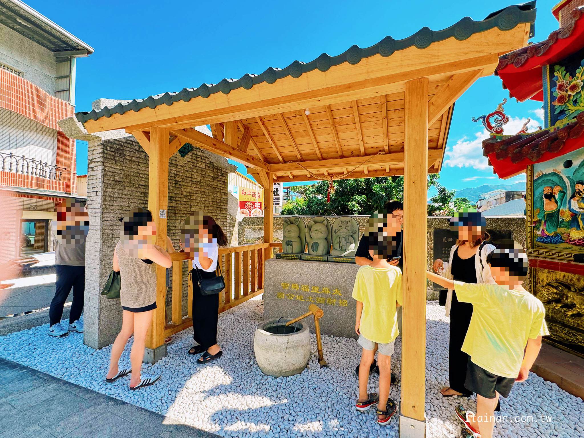 台東景點推薦|全台最萌招財貓土地公!必拍巨型招財貓、台版雷門、全台唯一水占籤透明詩籤體驗!台東太麻里「福興宮」 台東景點推薦|全台最萌招財貓土地公!必拍巨型招財貓、台版雷門、全台唯一水占籤透明詩籤體驗!台東太麻里「福興宮」