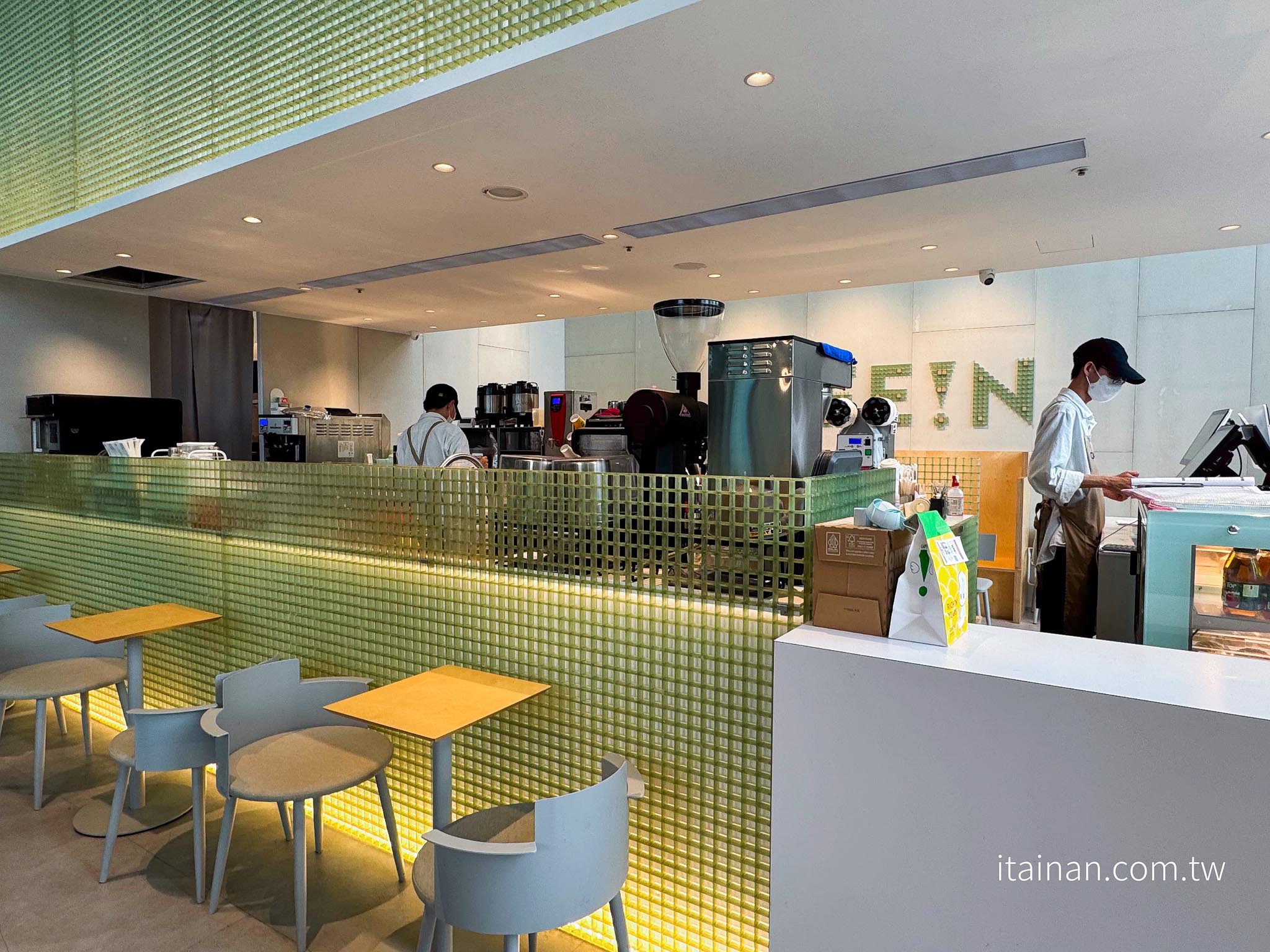 台南咖啡推薦｜「CAFE!N 硬咖啡」台南新光門市開箱！世界冠軍咖啡、早午餐一次滿足