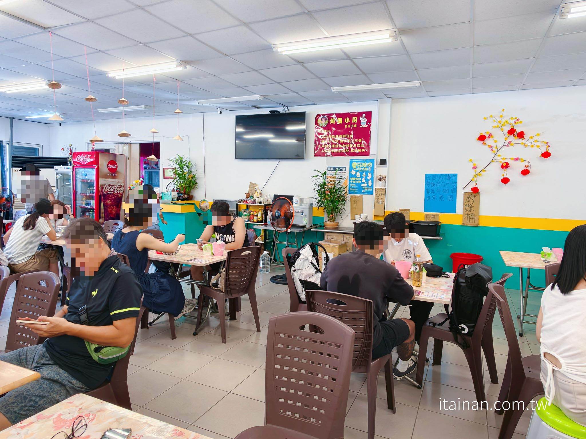 台東美食｜太麻里隱藏版越南料理！必點爆汁溏心蛋捲、黃金法式麵包蝦，整尾小卷河粉鮮到驚豔「越南小廚」