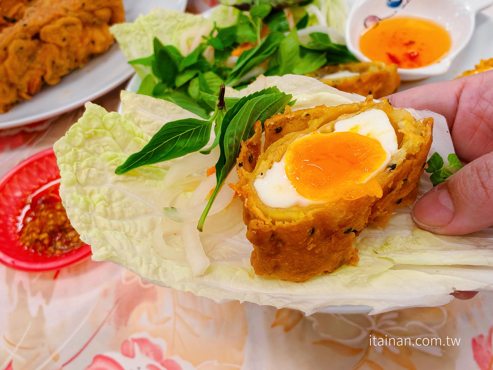 台東美食｜太麻里隱藏版越南料理！必點爆汁溏心蛋捲、黃金法式麵包蝦，整尾小卷河粉鮮到驚豔「越南小廚」