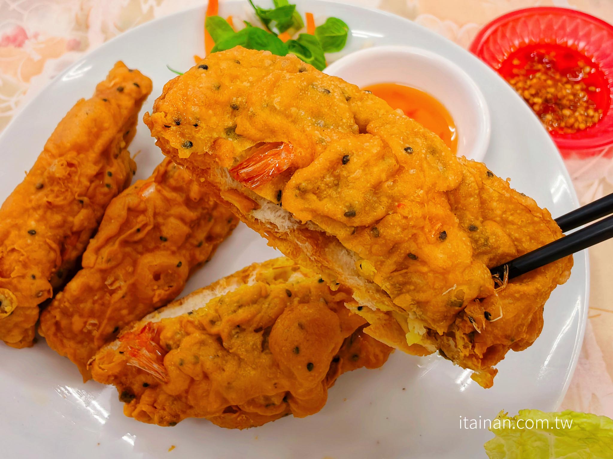 台東美食｜太麻里隱藏版越南料理！必點爆汁溏心蛋捲、黃金法式麵包蝦，整尾小卷河粉鮮到驚豔「越南小廚」