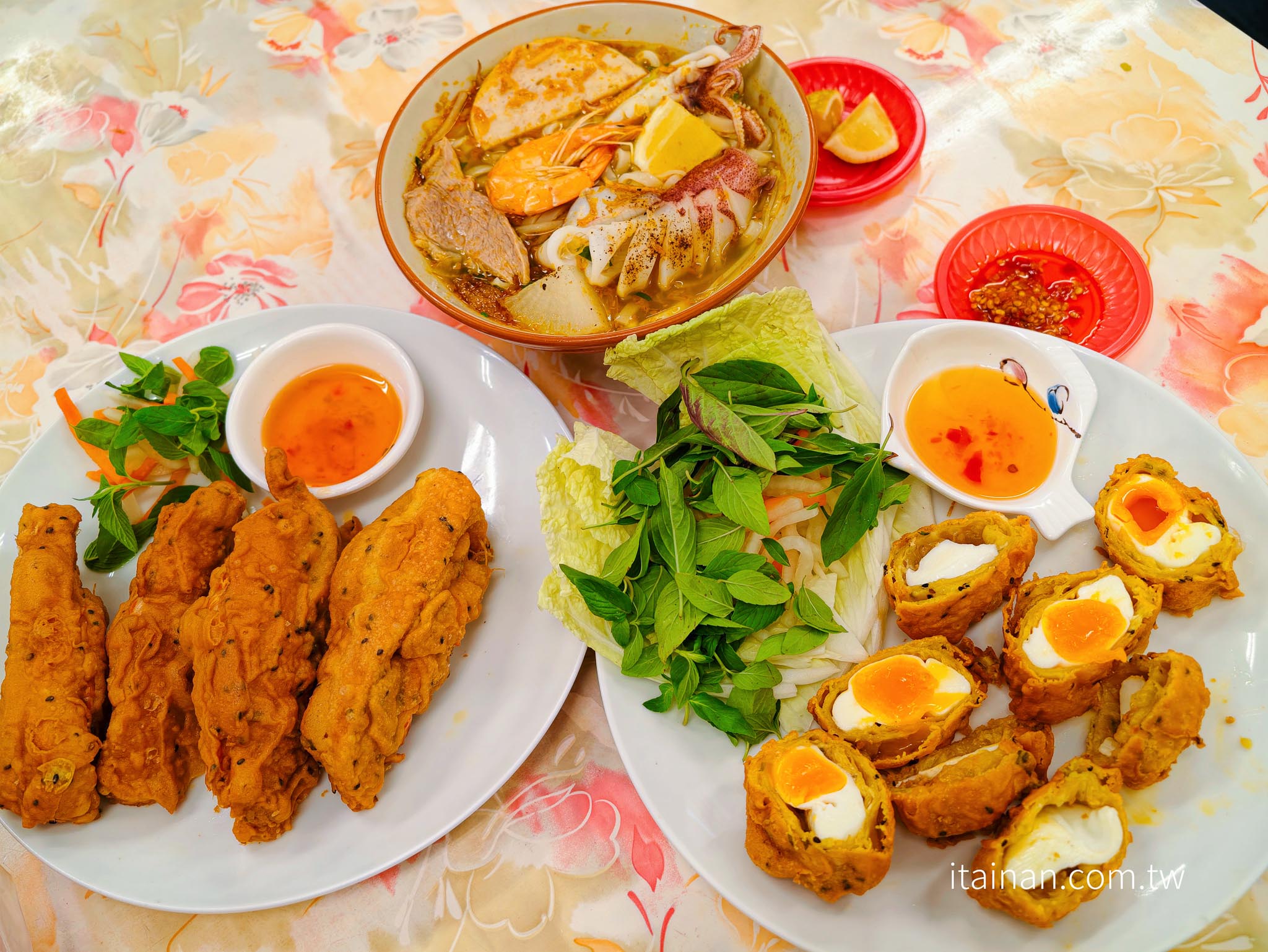 台東美食｜太麻里隱藏版越南料理！必點爆汁溏心蛋捲、黃金法式麵包蝦，整尾小卷河粉鮮到驚豔「越南小廚」