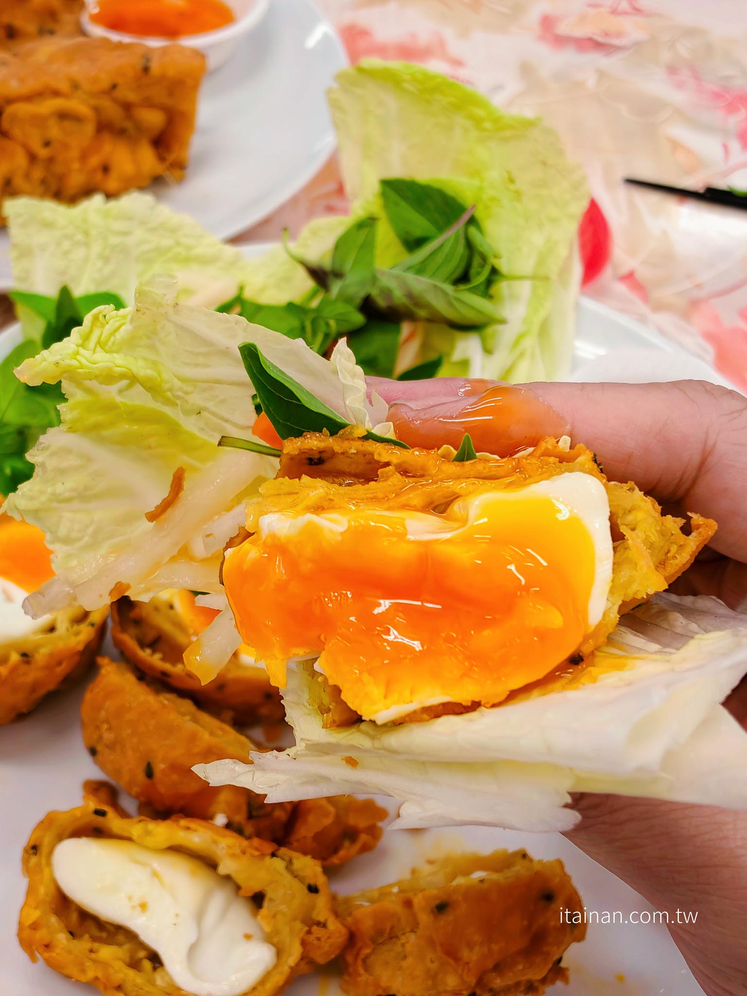 台東美食｜太麻里隱藏版越南料理！必點爆汁溏心蛋捲、黃金法式麵包蝦，整尾小卷河粉鮮到驚豔「越南小廚」