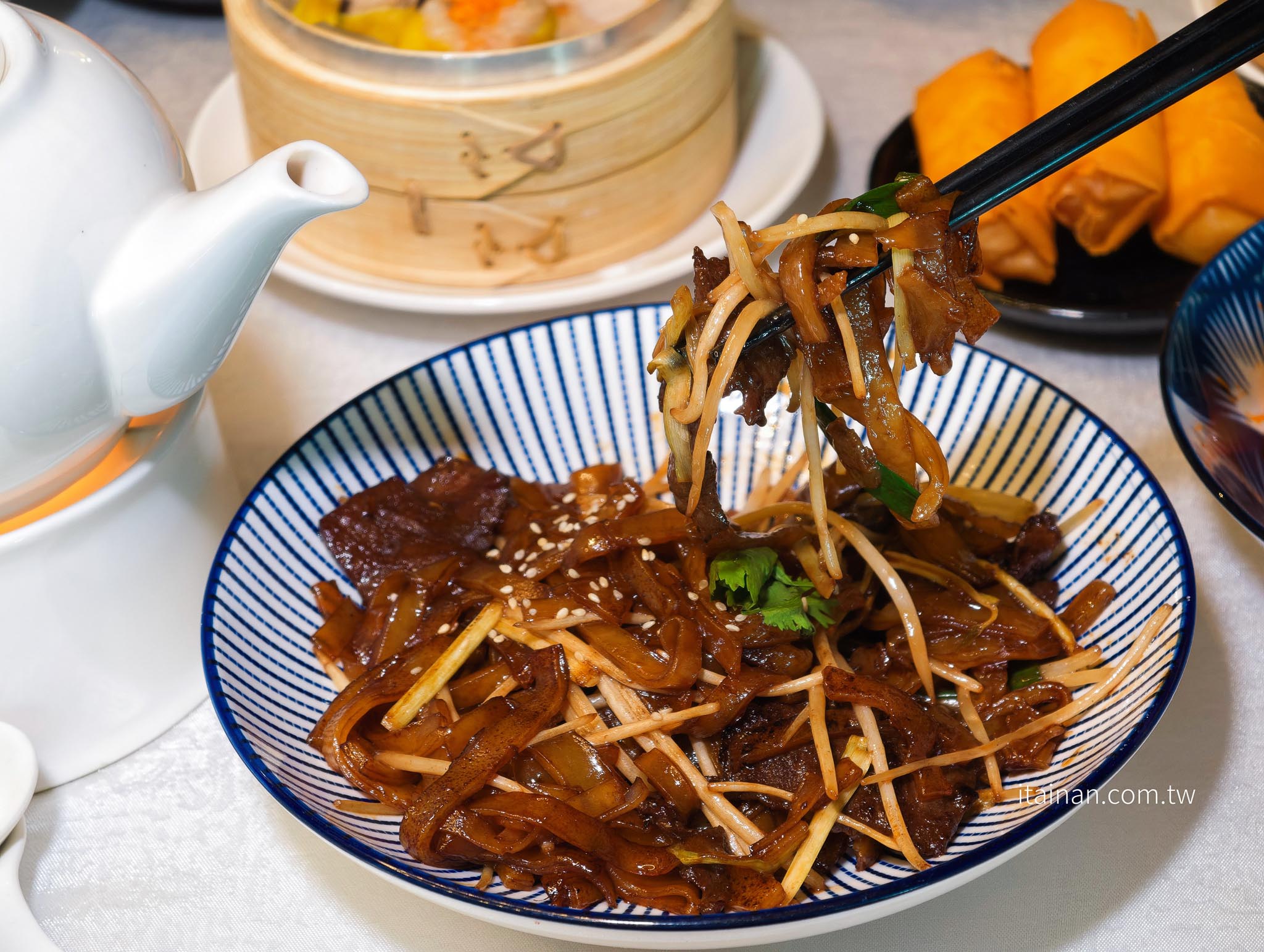 台南吃到飽|安平最新港點吃到飽!每日限定十組,55道港式料理現點現做無限供應,叉燒、烤鴨、乾炒牛河必吃!「亞果薈中餐廳」期間限定 台南吃到飽|安平最新港點吃到飽!每日限定十組,55道港式料理現點現做無限供應,叉燒、烤鴨、乾炒牛河必吃!「亞果薈中餐廳」期間限定