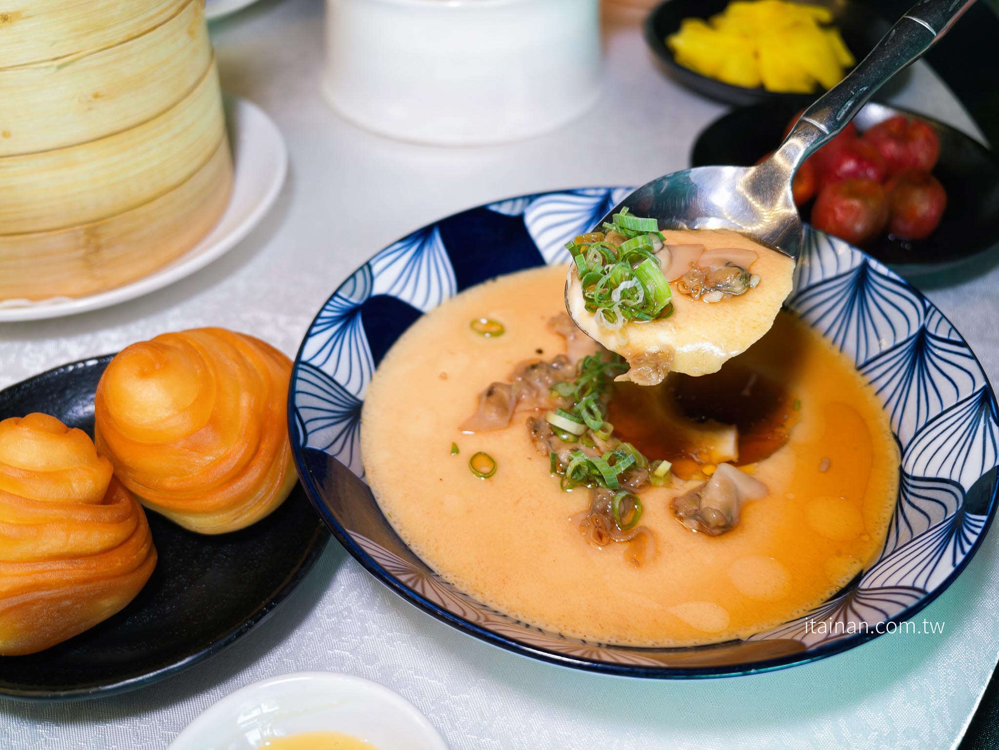 台南吃到飽|安平最新港點吃到飽!每日限定十組,55道港式料理現點現做無限供應,叉燒、烤鴨、乾炒牛河必吃!「亞果薈中餐廳」期間限定 台南吃到飽|安平最新港點吃到飽!每日限定十組,55道港式料理現點現做無限供應,叉燒、烤鴨、乾炒牛河必吃!「亞果薈中餐廳」期間限定