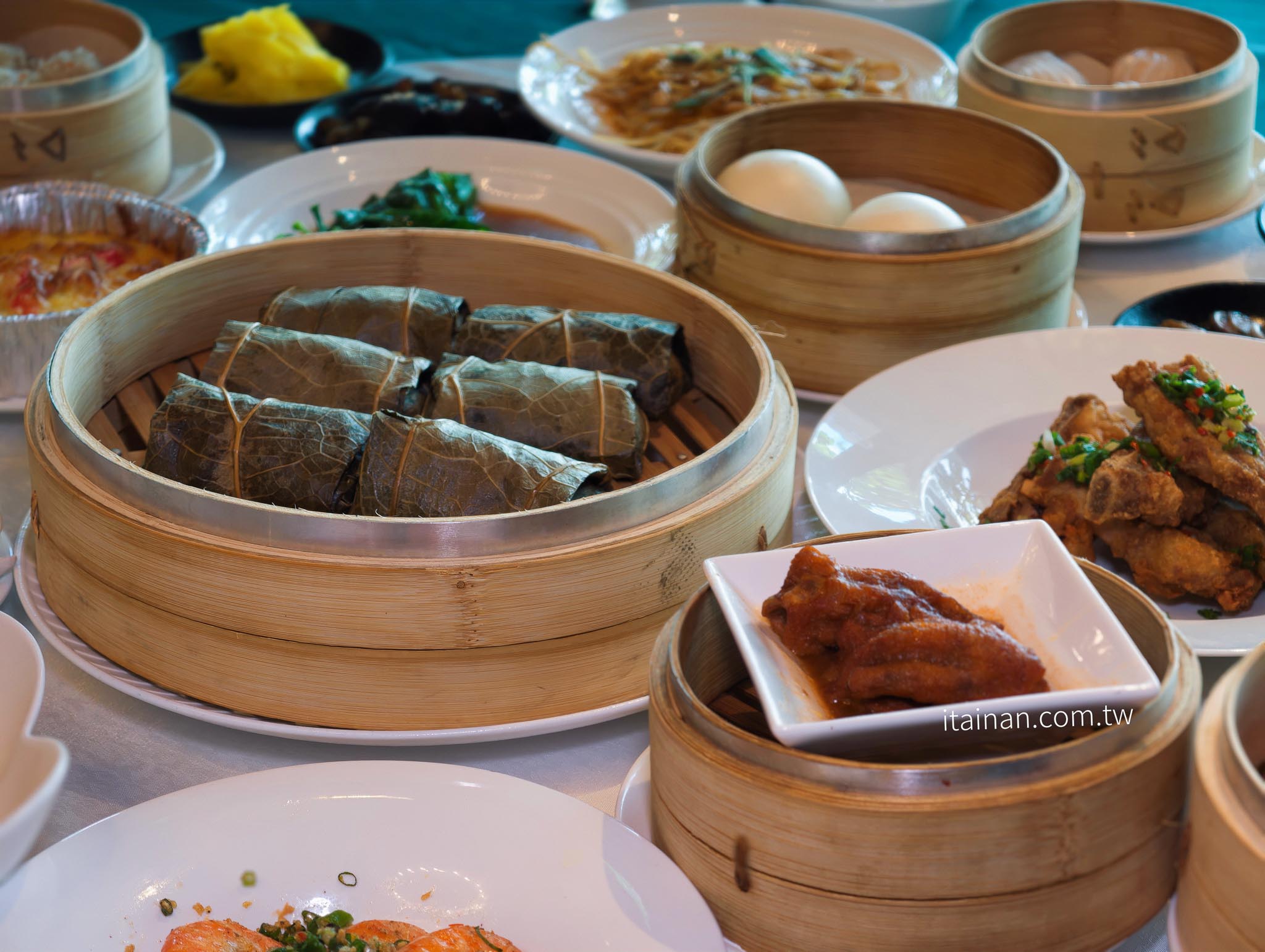 台南吃到飽|安平最新港點吃到飽!每日限定十組,55道港式料理現點現做無限供應,叉燒、烤鴨、乾炒牛河必吃!「亞果薈中餐廳」期間限定 台南吃到飽|安平最新港點吃到飽!每日限定十組,55道港式料理現點現做無限供應,叉燒、烤鴨、乾炒牛河必吃!「亞果薈中餐廳」期間限定