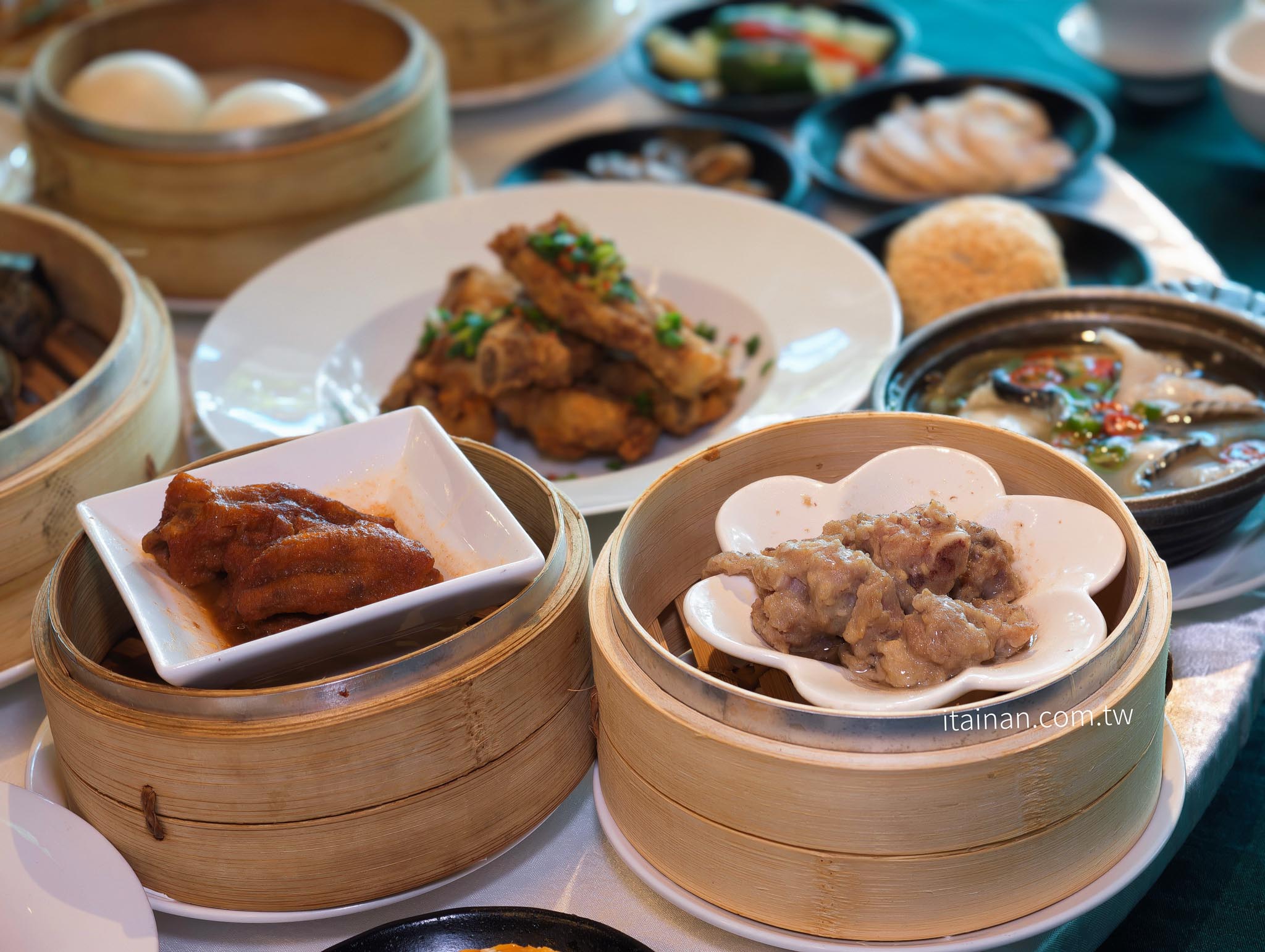 台南吃到飽｜安平最新港點吃到飽！每日限定十組，55道港式料理現點現做無限供應，叉燒、烤鴨、乾炒牛河必吃!「亞果薈中餐廳」期間限定