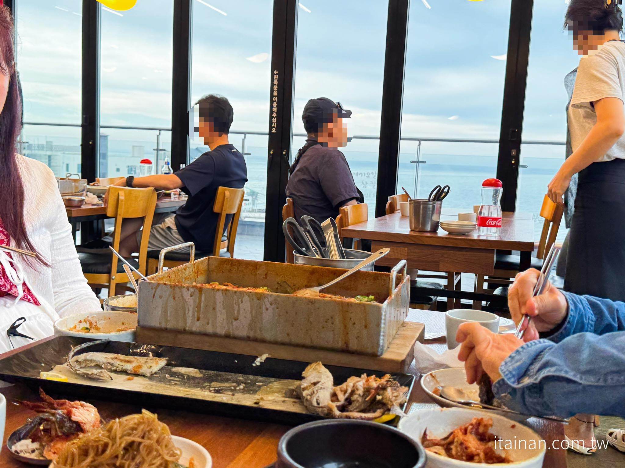 濟州島美食｜濟州必吃帶魚料理！人氣燉帶魚、烤帶魚一次滿足，還可以採買伴手禮「濟州廣海 涯月本店 제주광해 애월본점 Jeju Gwanghae Aewol」