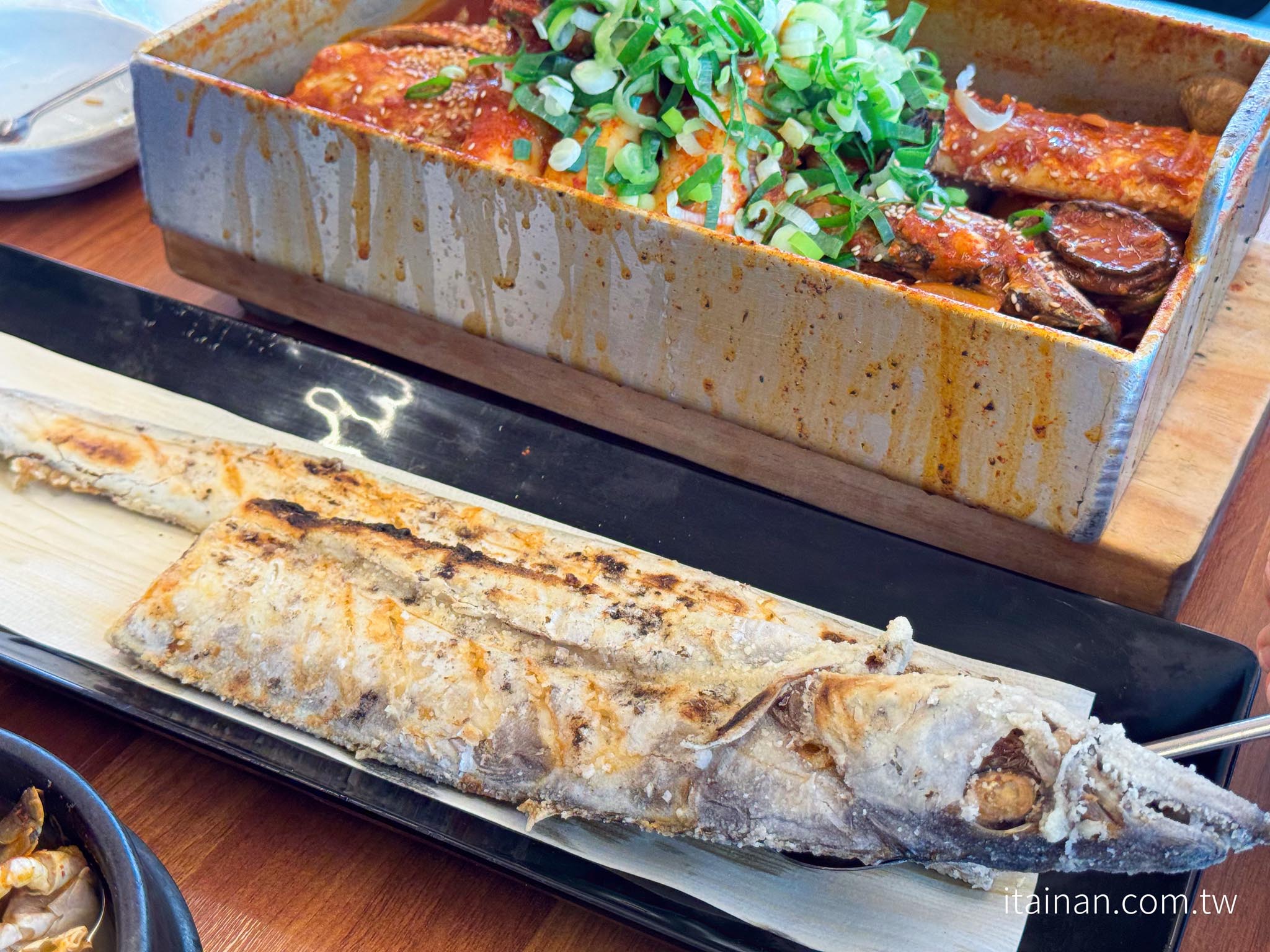 濟州島美食｜濟州必吃帶魚料理！人氣燉帶魚、烤帶魚一次滿足，還可以採買伴手禮「濟州廣海 涯月本店 제주광해 애월본점 Jeju Gwanghae Aewol」